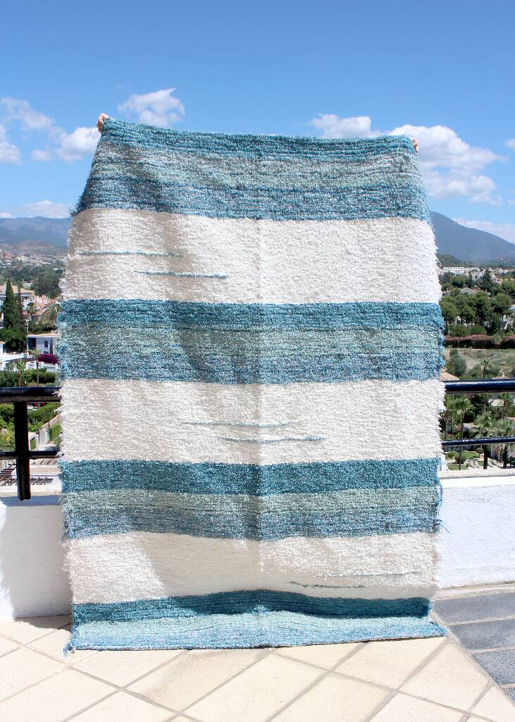 Handwoven recycled cotton rug - 140 x 200 cm