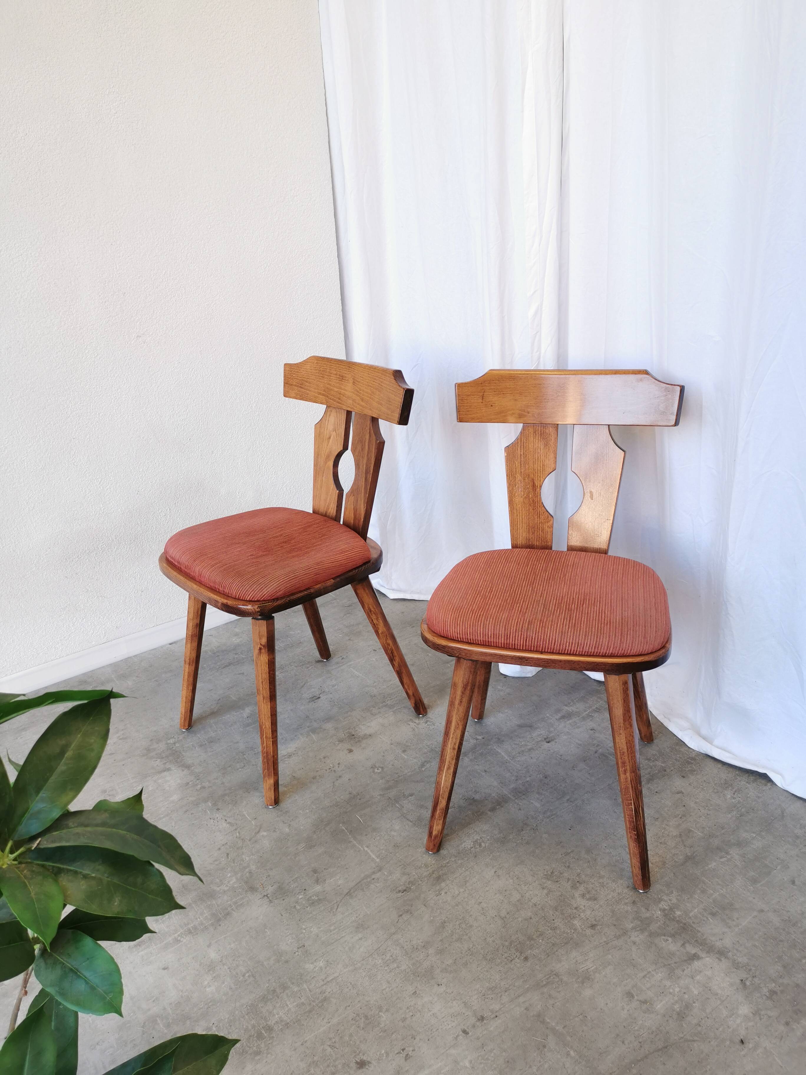 Ensemble de 2 chaises de salle à manger vintage tyroliennes en bois, style ferme autrichienne alpine