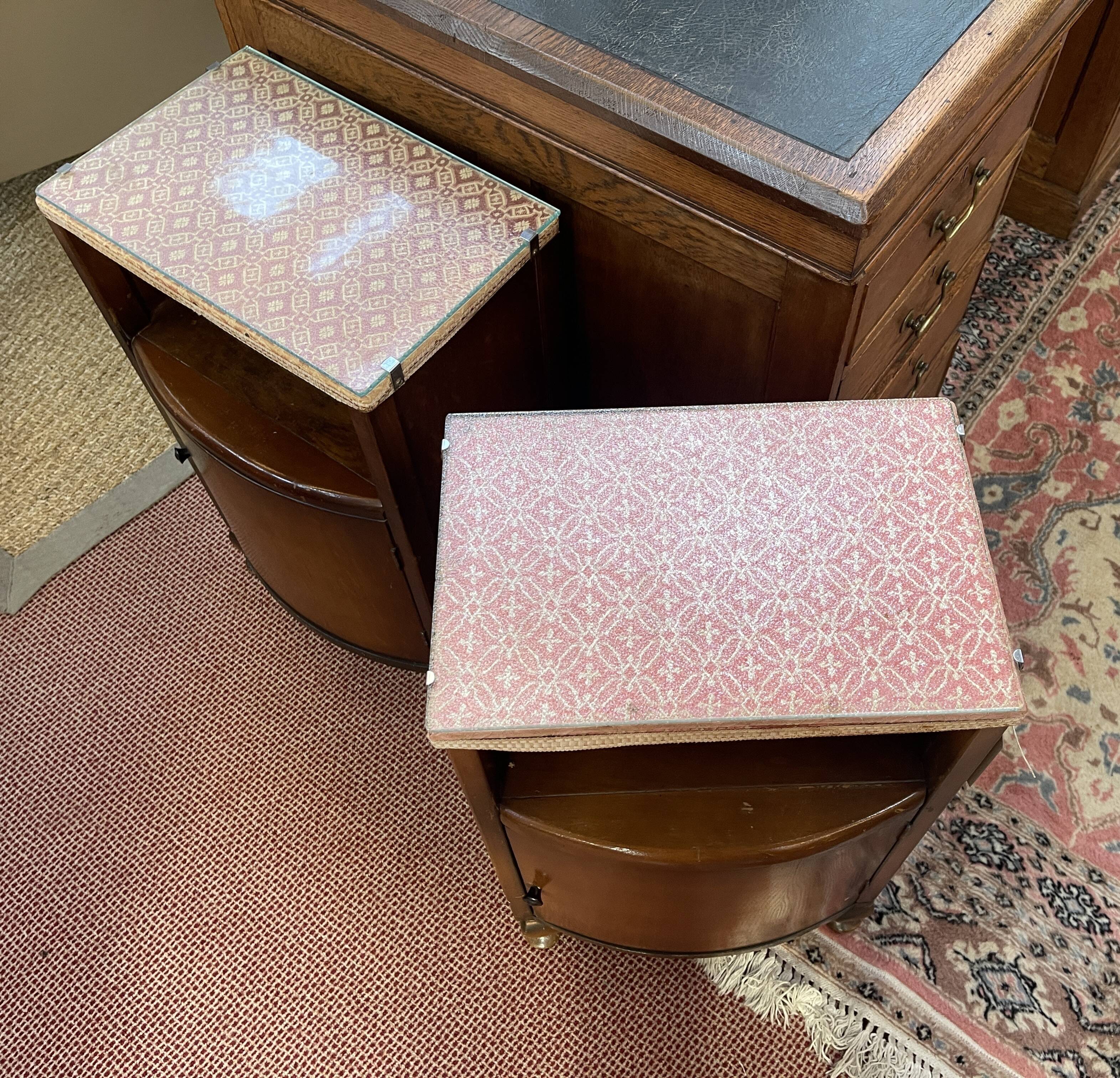 Paire de chevets anglais en chêne des années 50