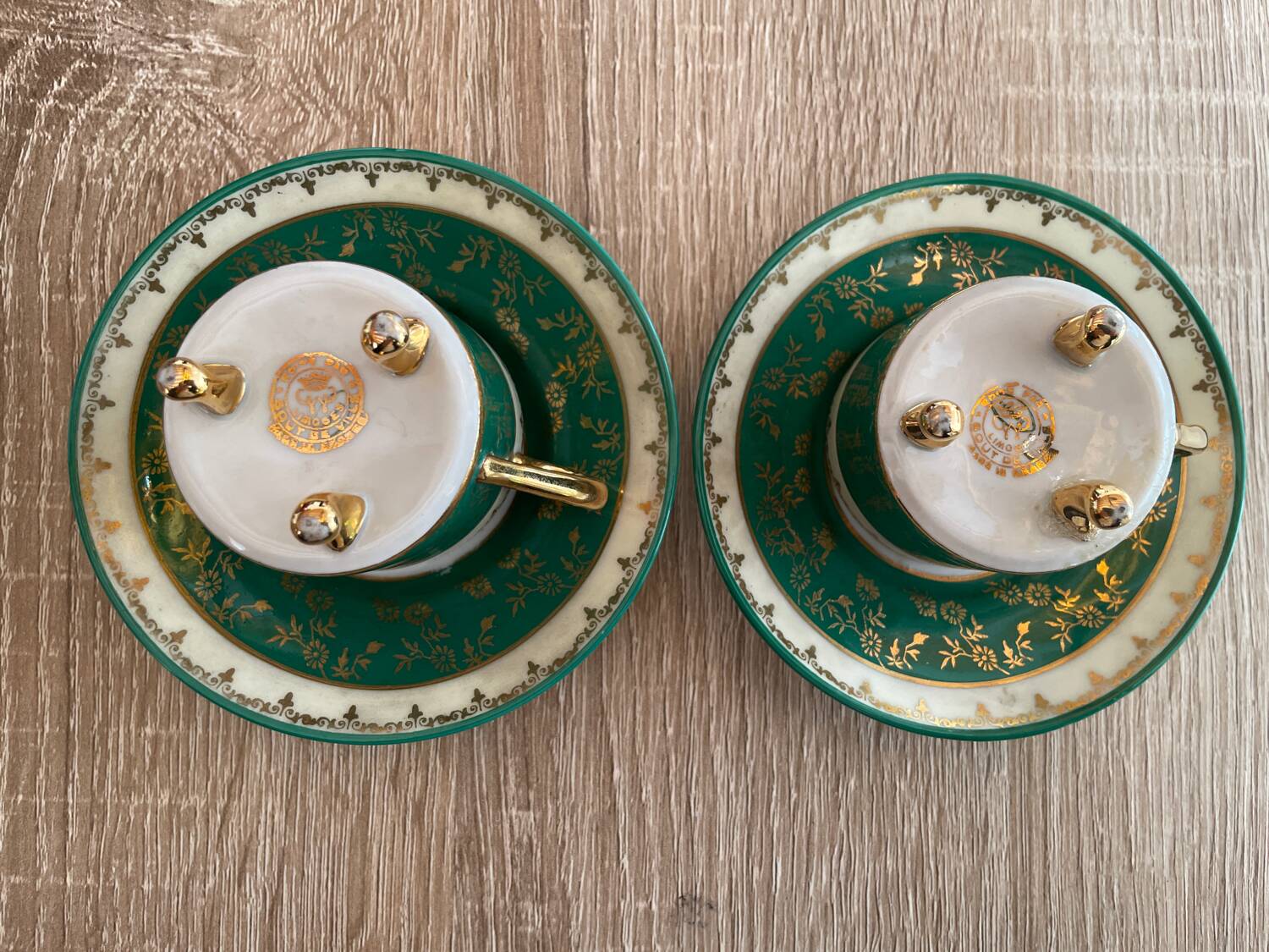 Deux tasses en porcelaine