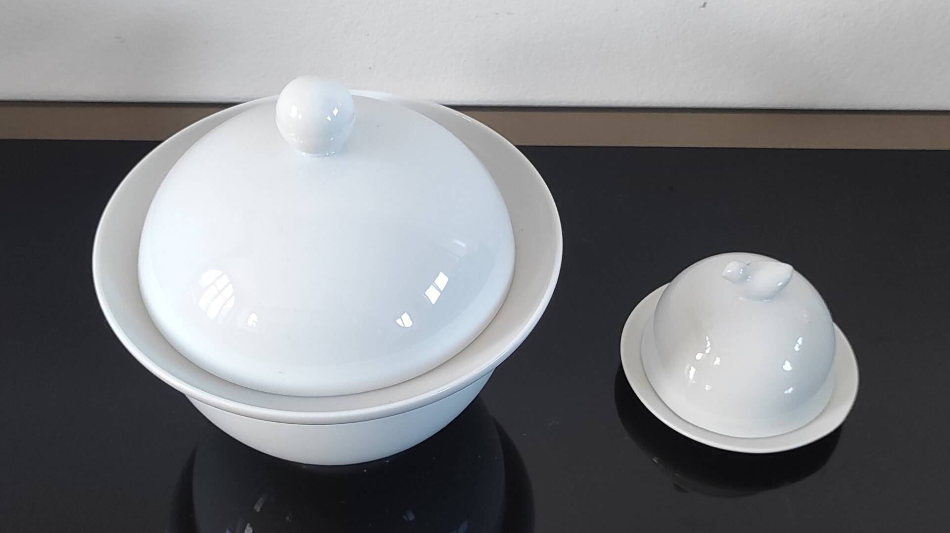 Ensemble de table vintage en porcelaine blanche