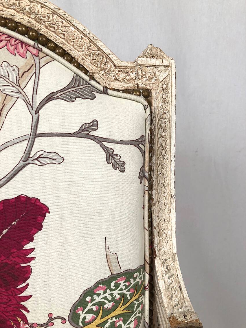 Louis XVI style armchair in white lacquered wood, 19th century