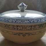 Lions head soup Colbert Creil and Montereau