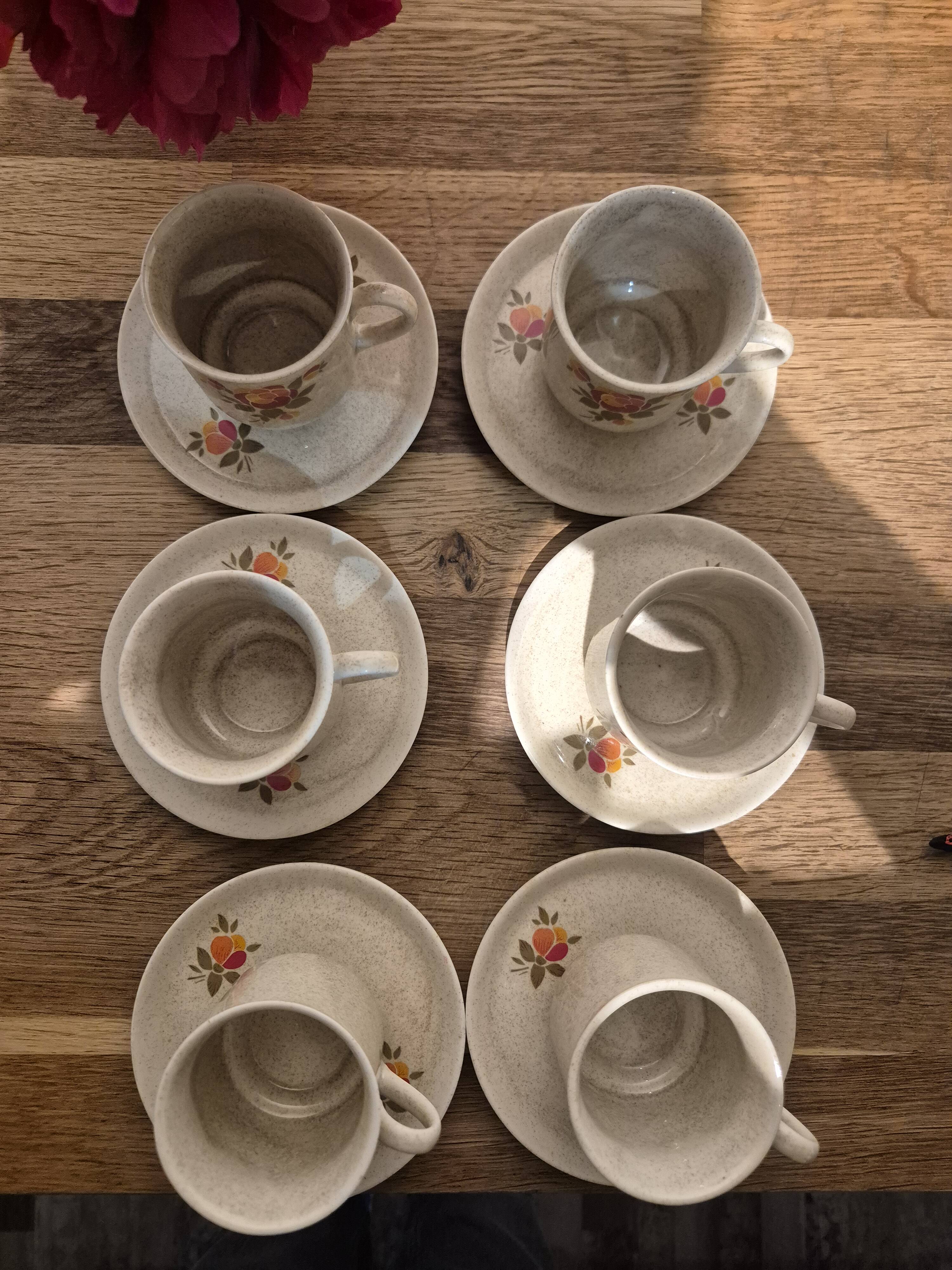 Vintage cups and saucers - set of 6
