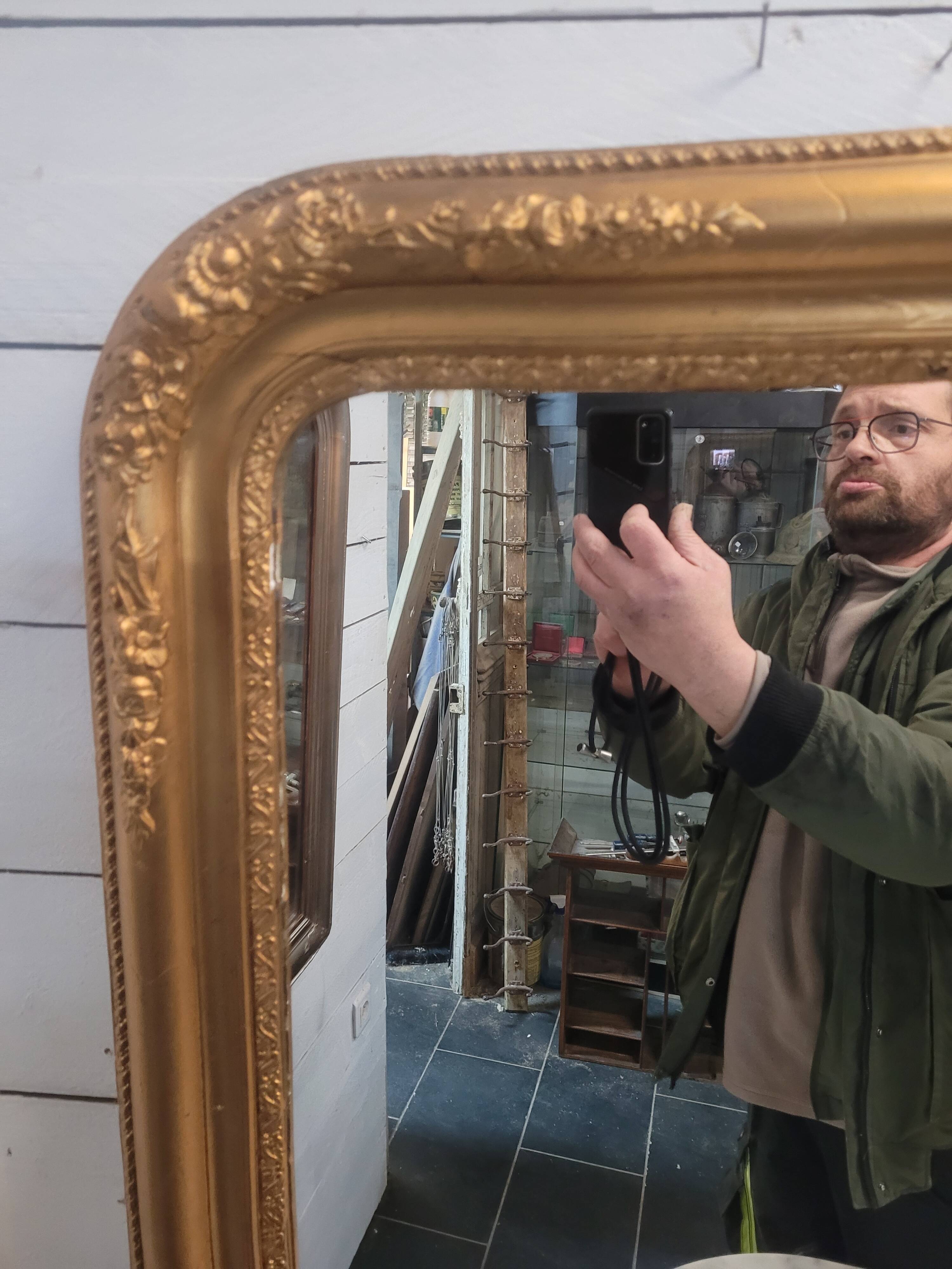 Old Louis Philippe style gilded mirror, 100×83cms