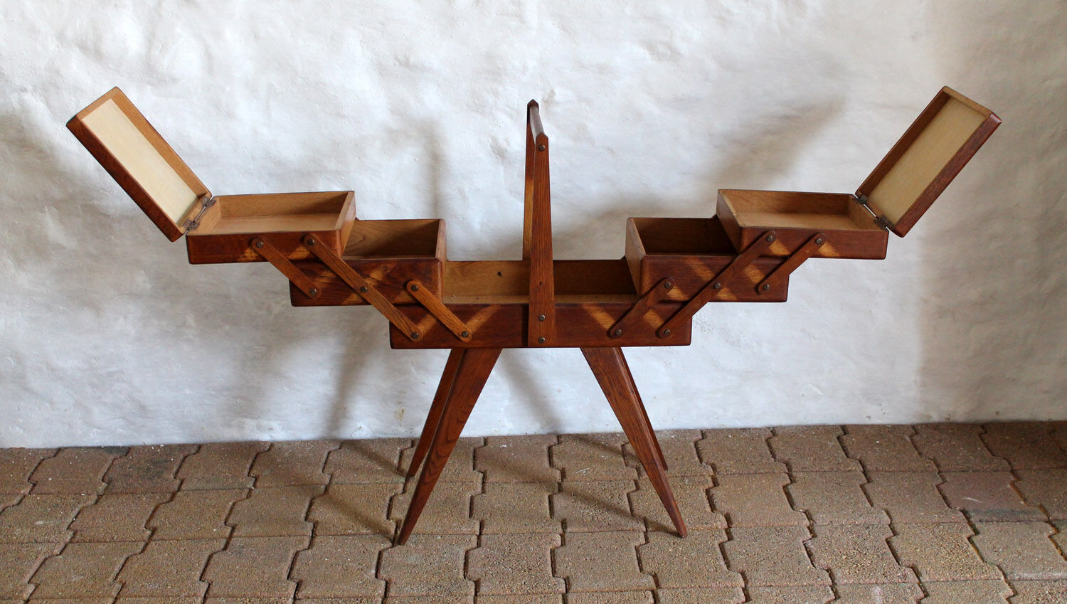 Travailleuse en bois années 50