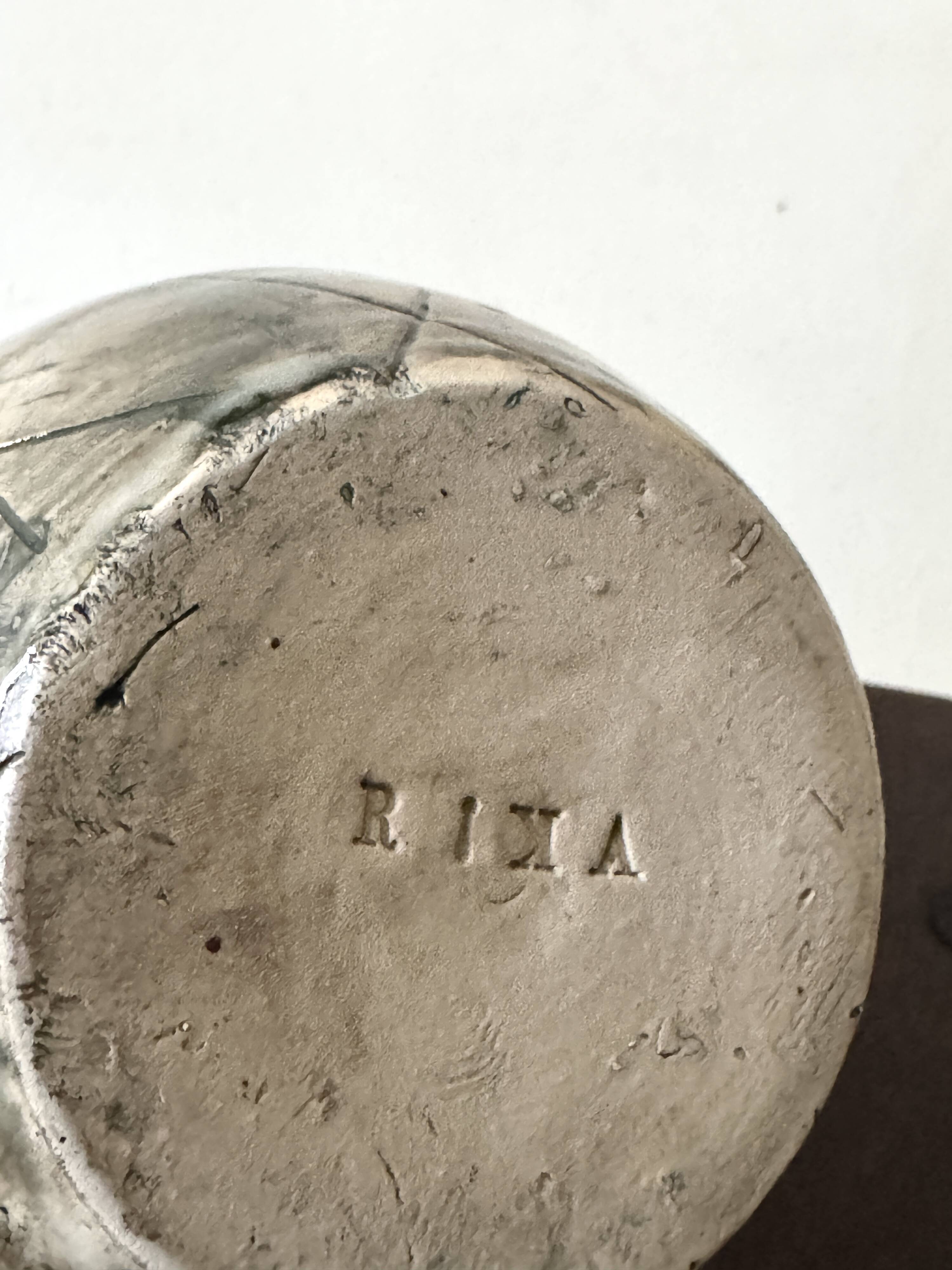 Japandi vase in glazed and incised ceramic, signed with a stamp.