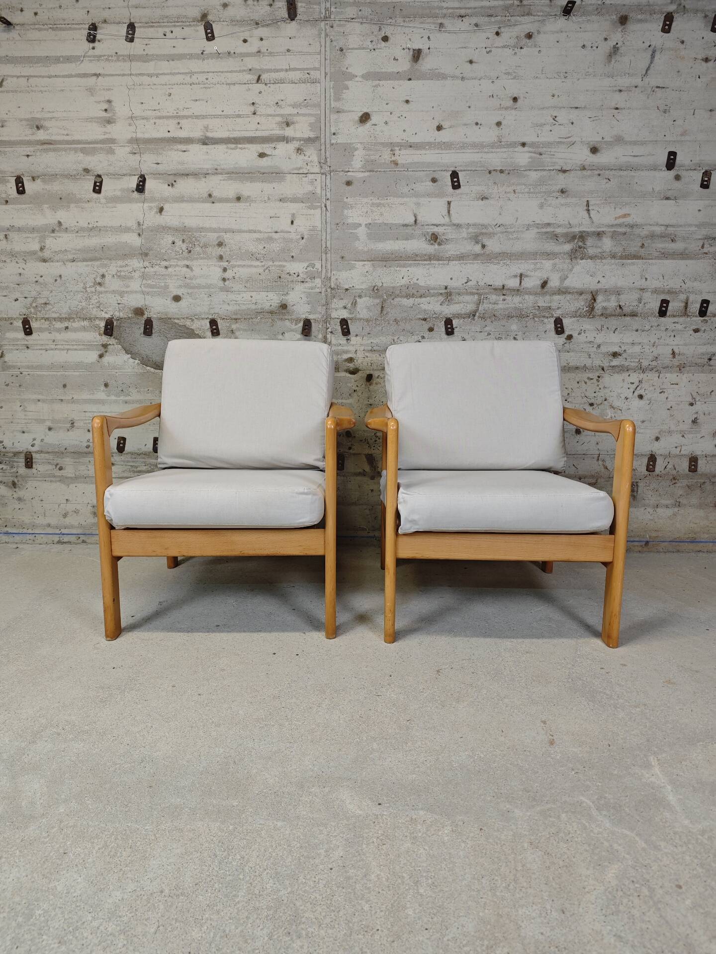 Paire de fauteuils vintage 