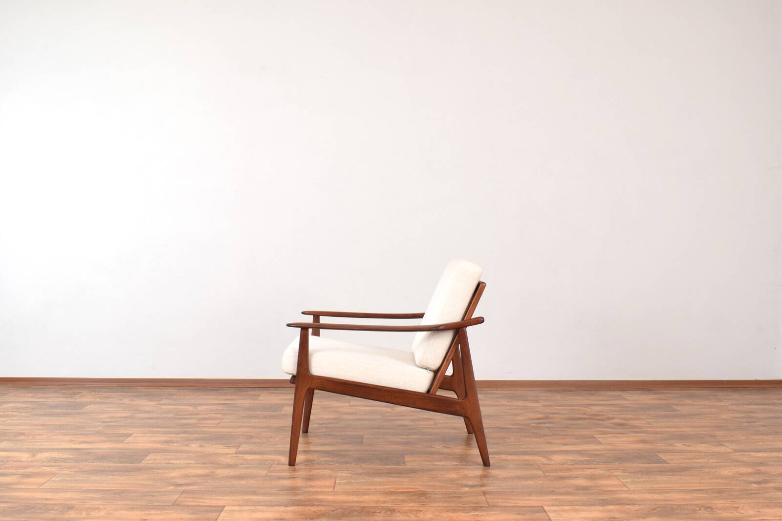 Mid-Century Danish Wood & Linen Lounge Chairs, Set of 2, 1960s.