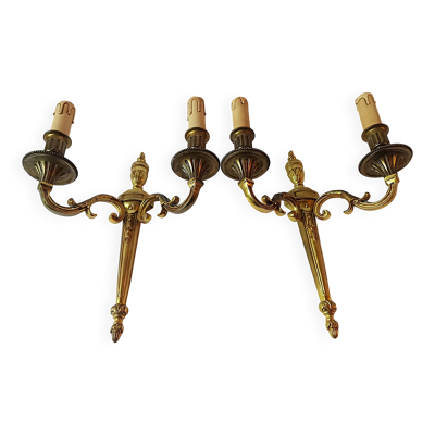 Paire d'appliques murales en bronze style Louis XVI