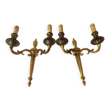 Paire d'appliques murales en bronze style Louis XVI