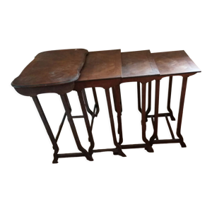 Tables gigognes