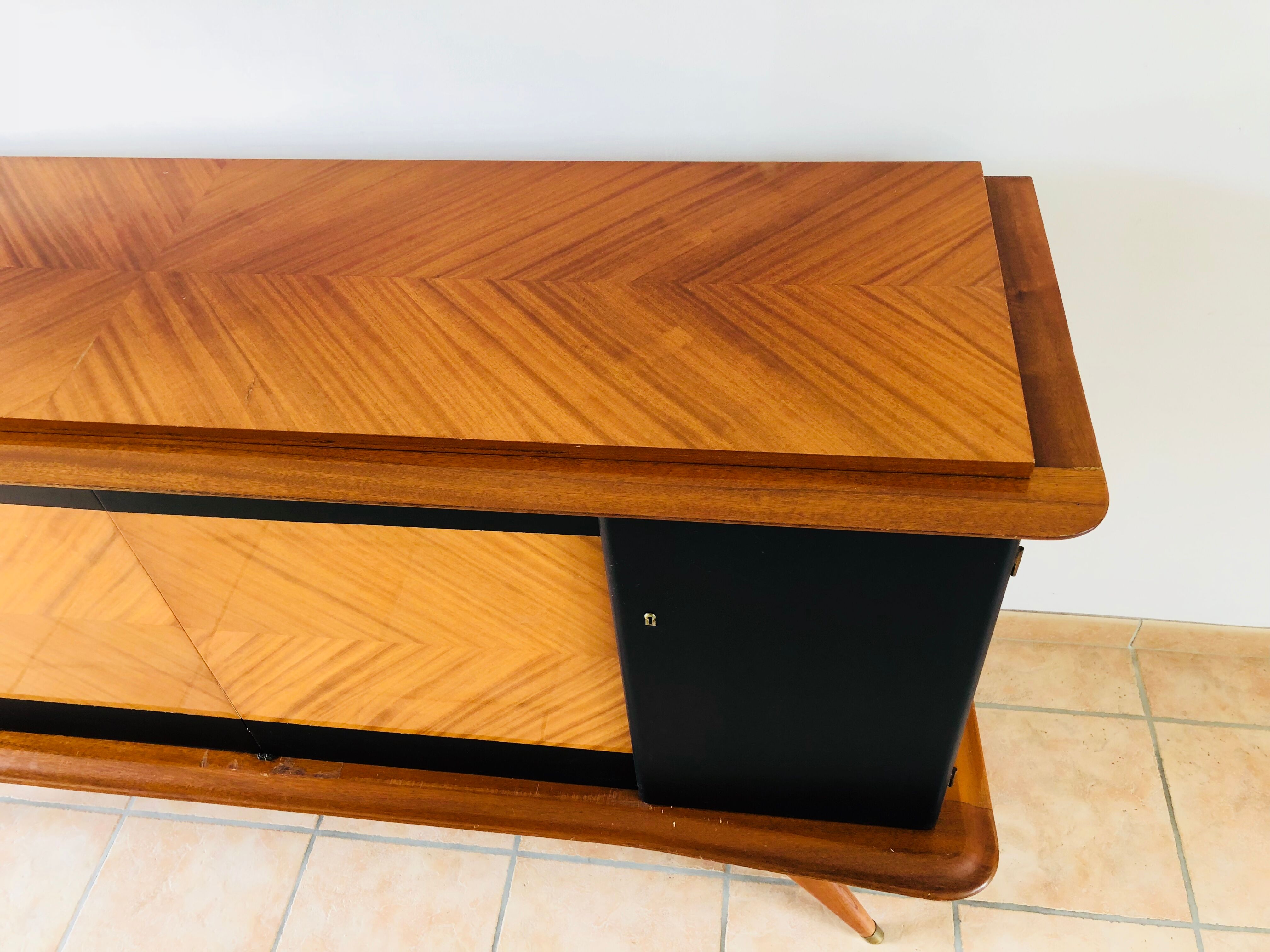 Slip-on feet compass 1960