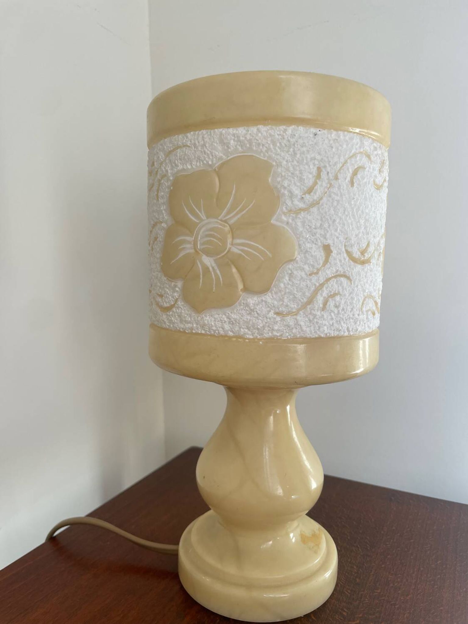 Lampe à poser en albâtre
