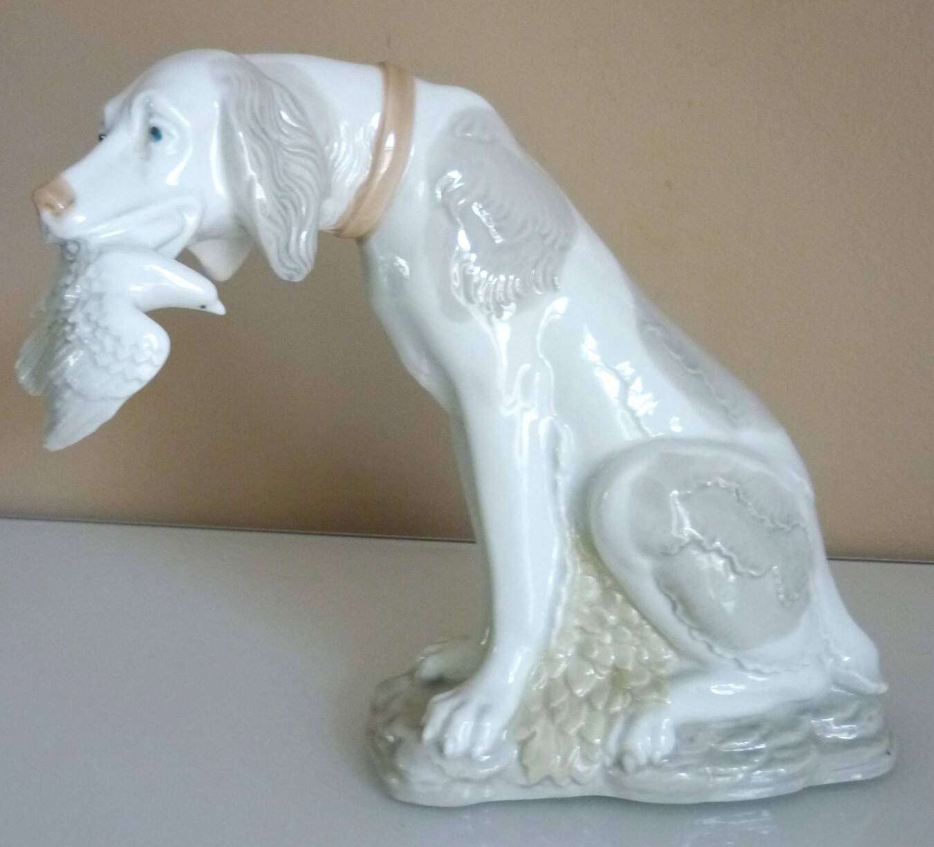 Large porcelain figurine, dog, setter, hunting, signed d'Art SA, vintage