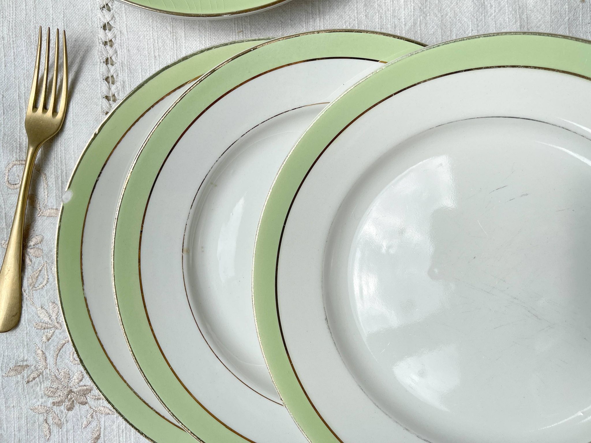 6 Vintage French Orchies "VILLARS" dinner plates 1950 white green gold