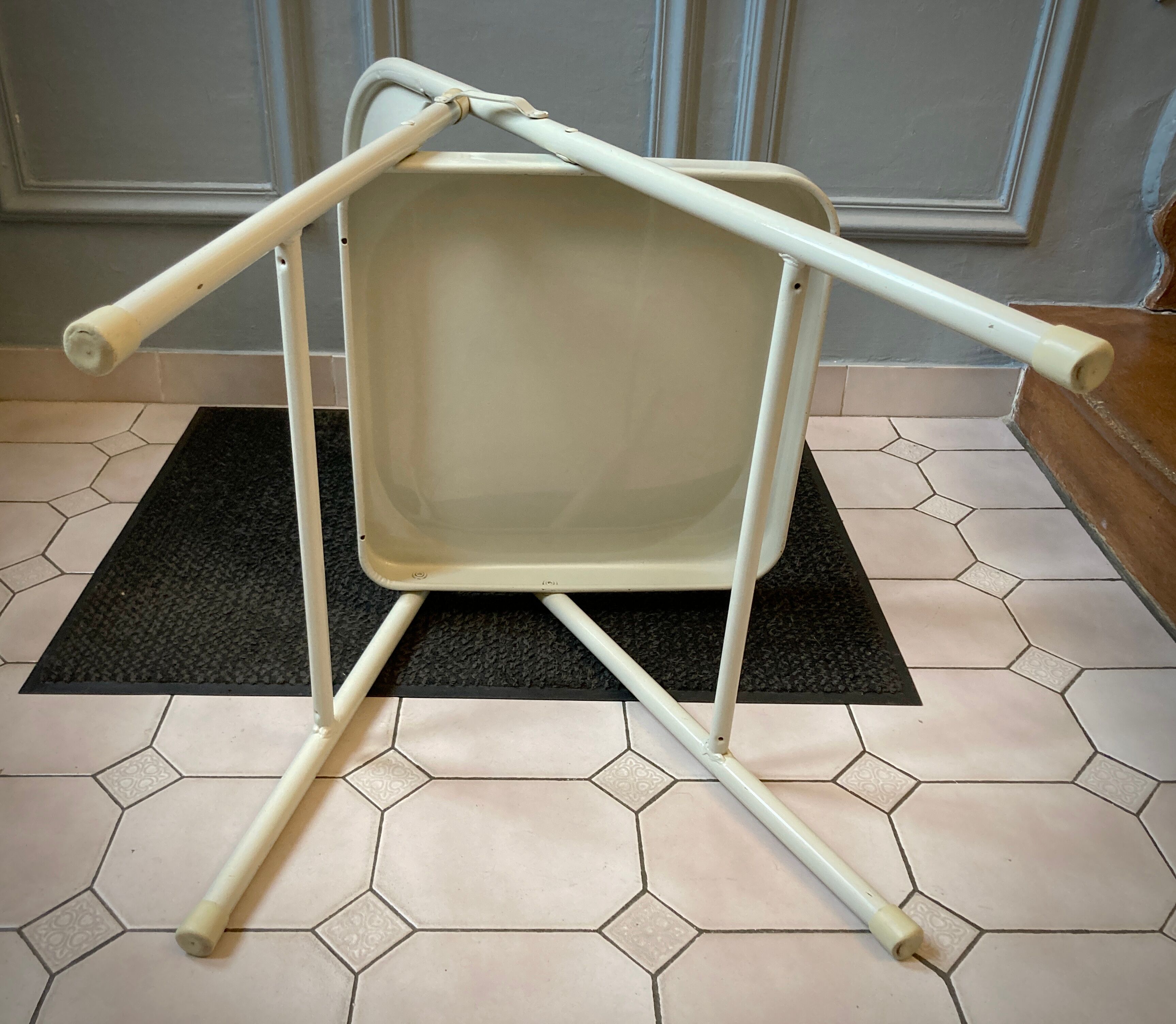 Duo of folding chairs in steel 1980s