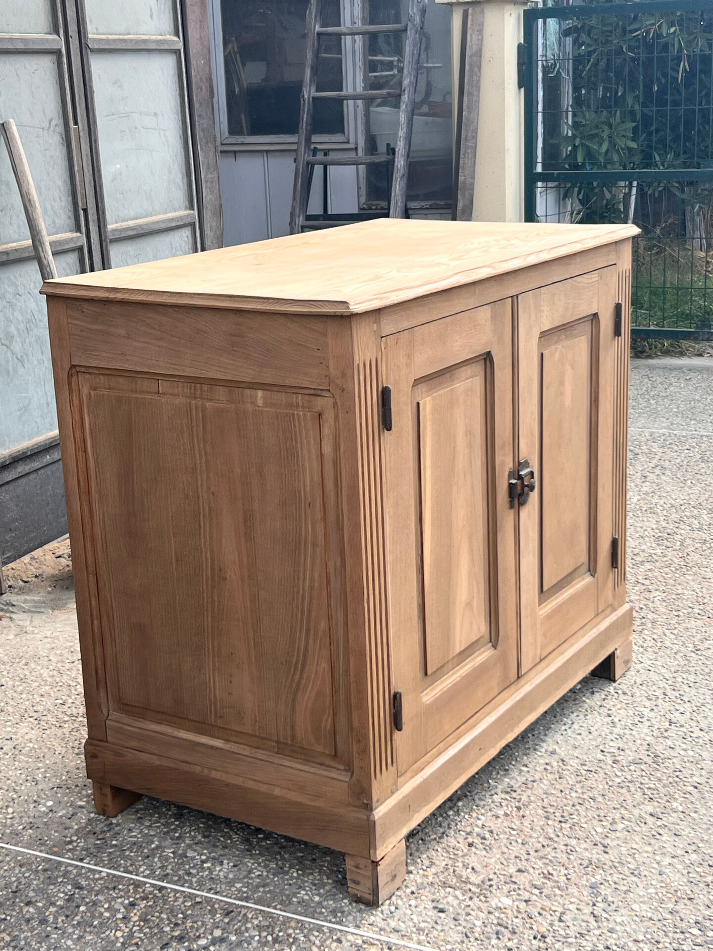 Solid wood sideboard