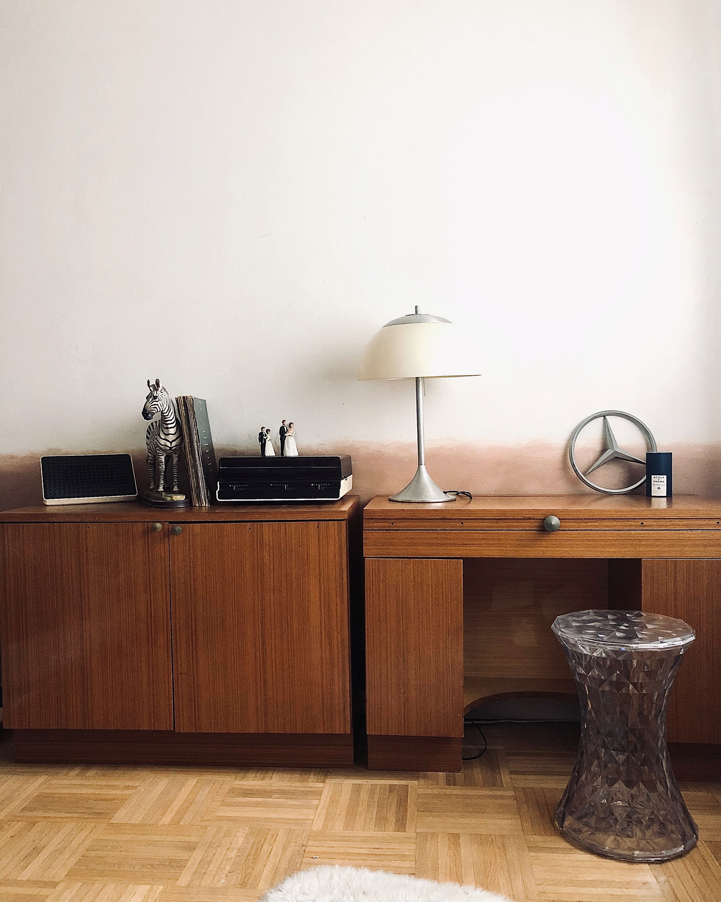 Hairdresser's office of the 1950s