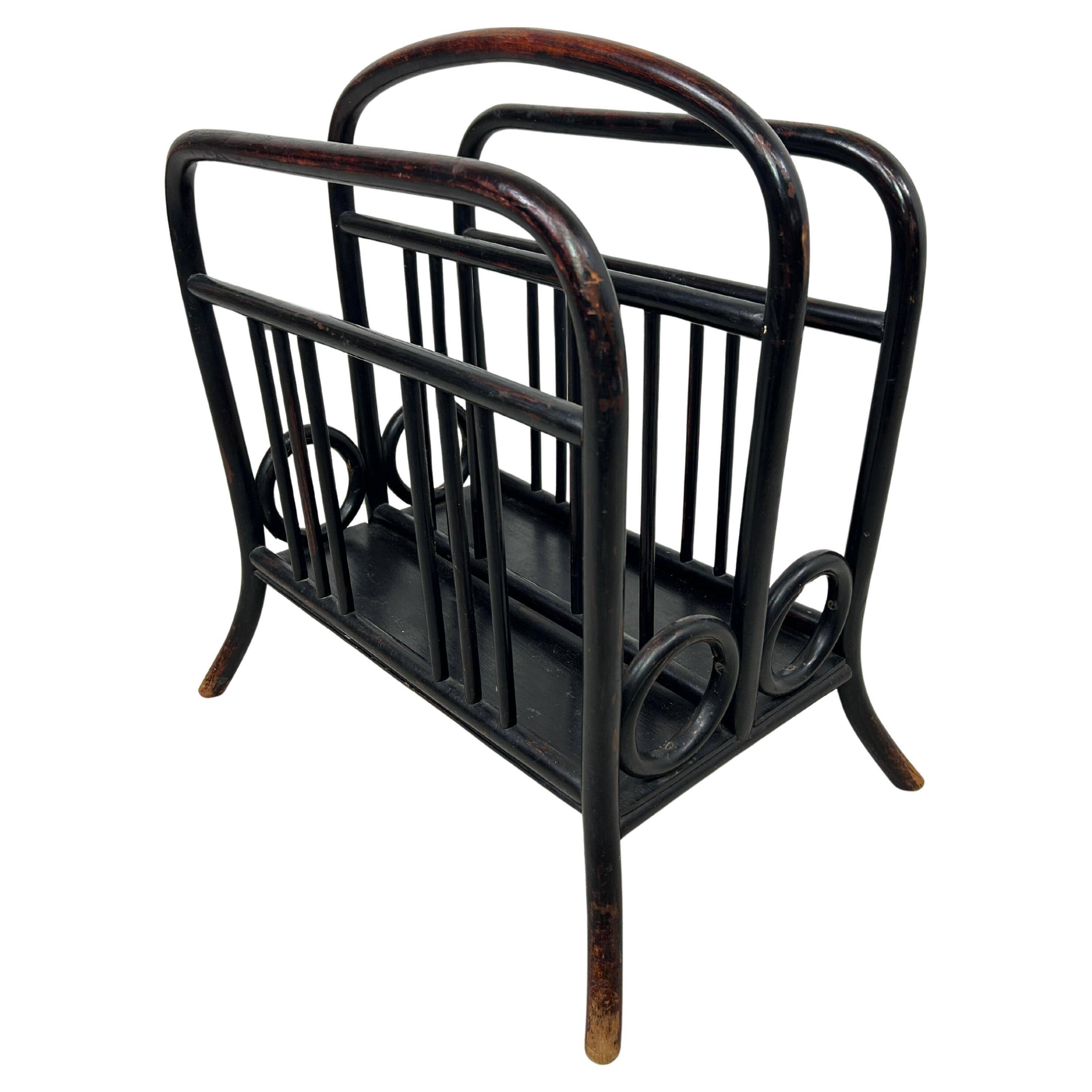 Curved wooden magazine rack no.33 by Thonet