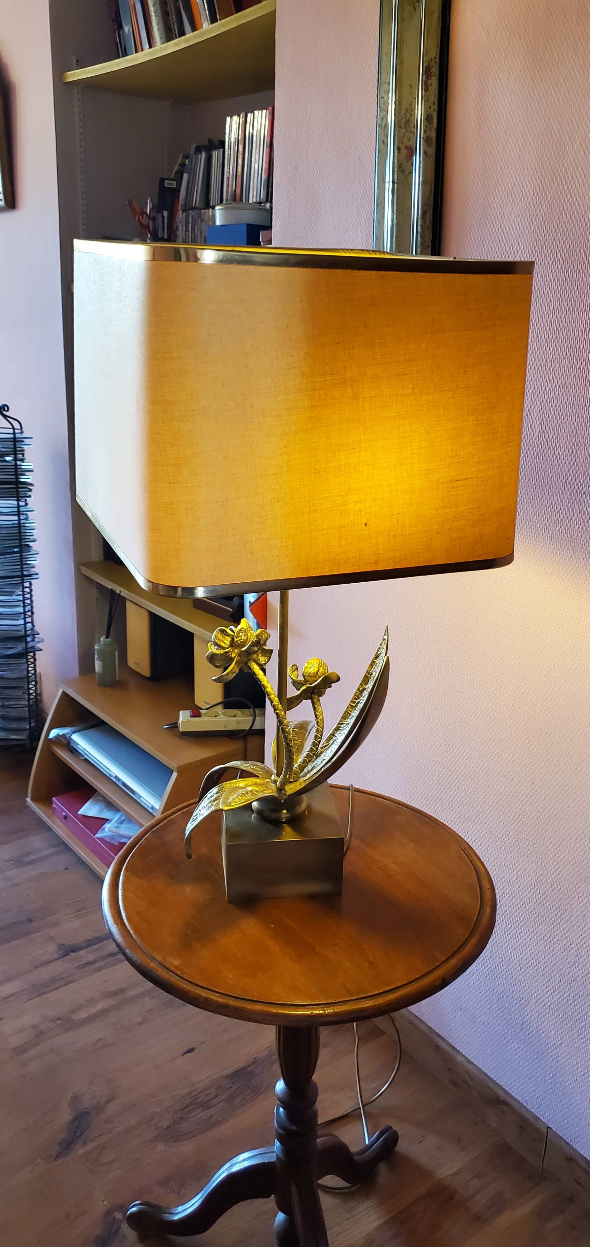 Grande lampe en laiton