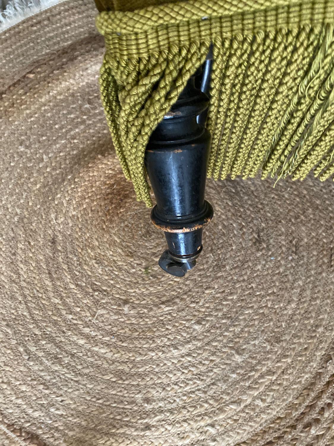 Green velvet toad armchair