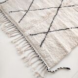 Moroccan Berber carpet Beni ouarain ecru with black diamonds 162x108cm