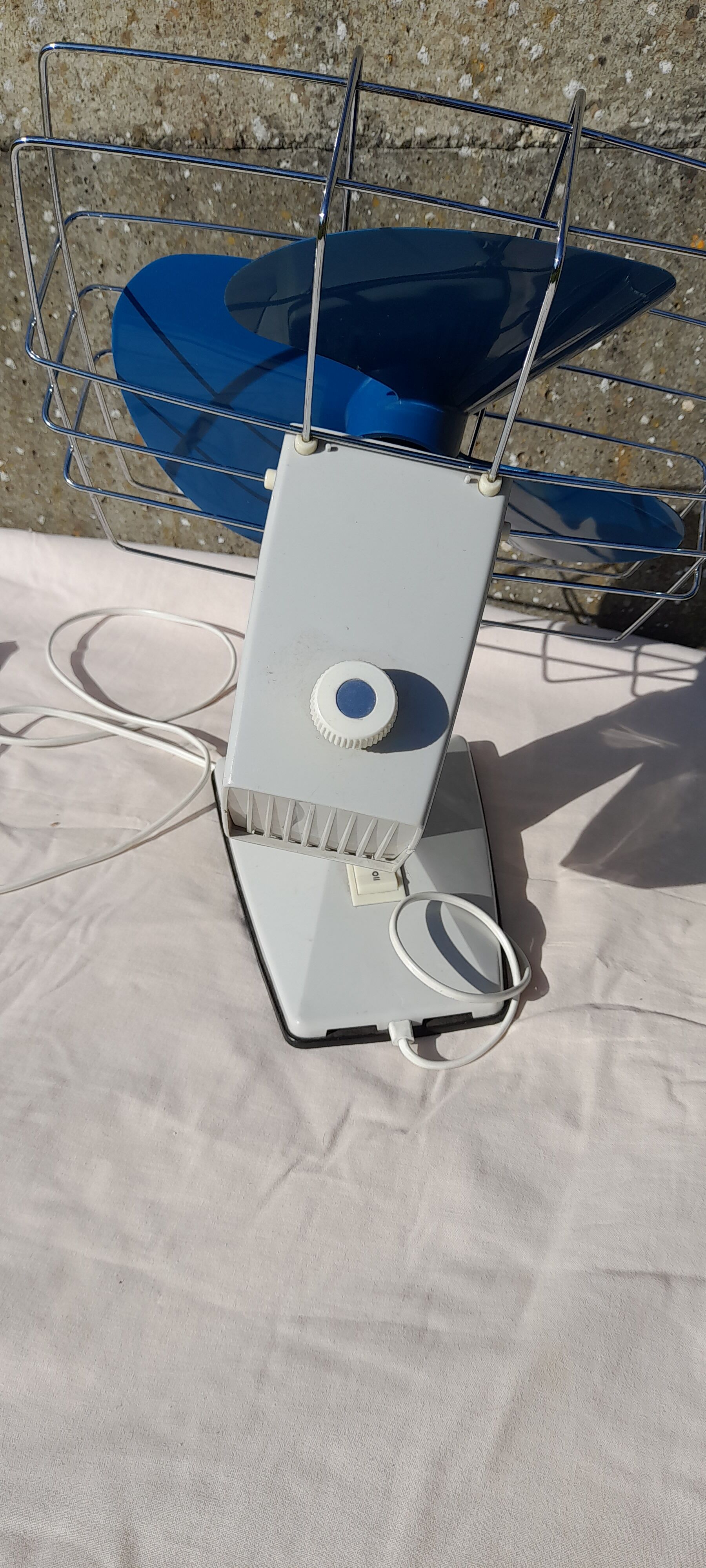 Calor blue and white fan 70s