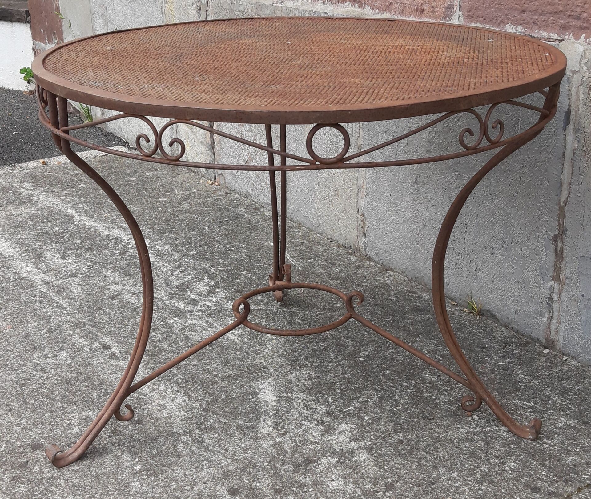 Table de jardin en fer forgé