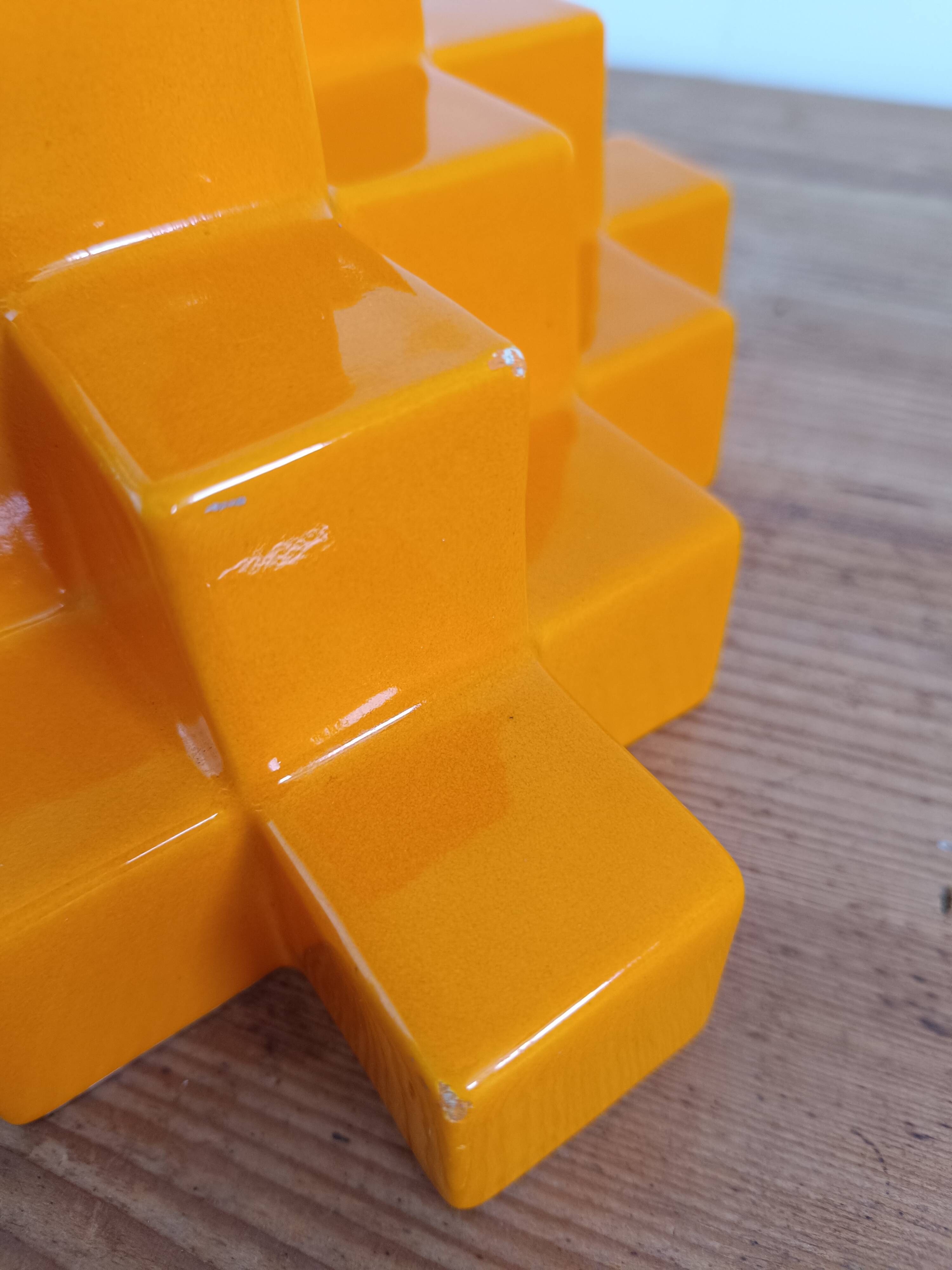 Pyramid vase in orange ceramic by Makio Hasuike for Gabbianelli, 1970