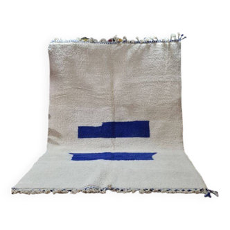 Minimalist Moroccan Berber Rug with Bold Blue Accents 300x200 cm