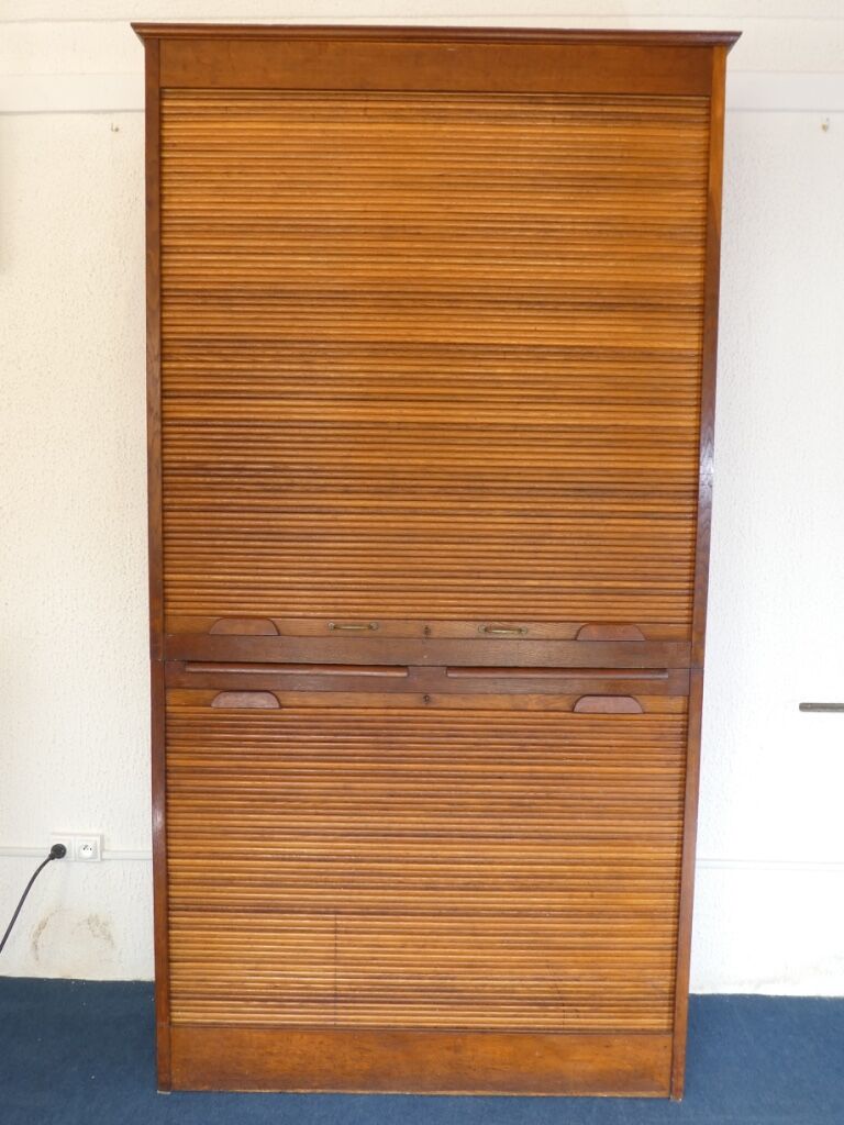 Cabinet administration curtains