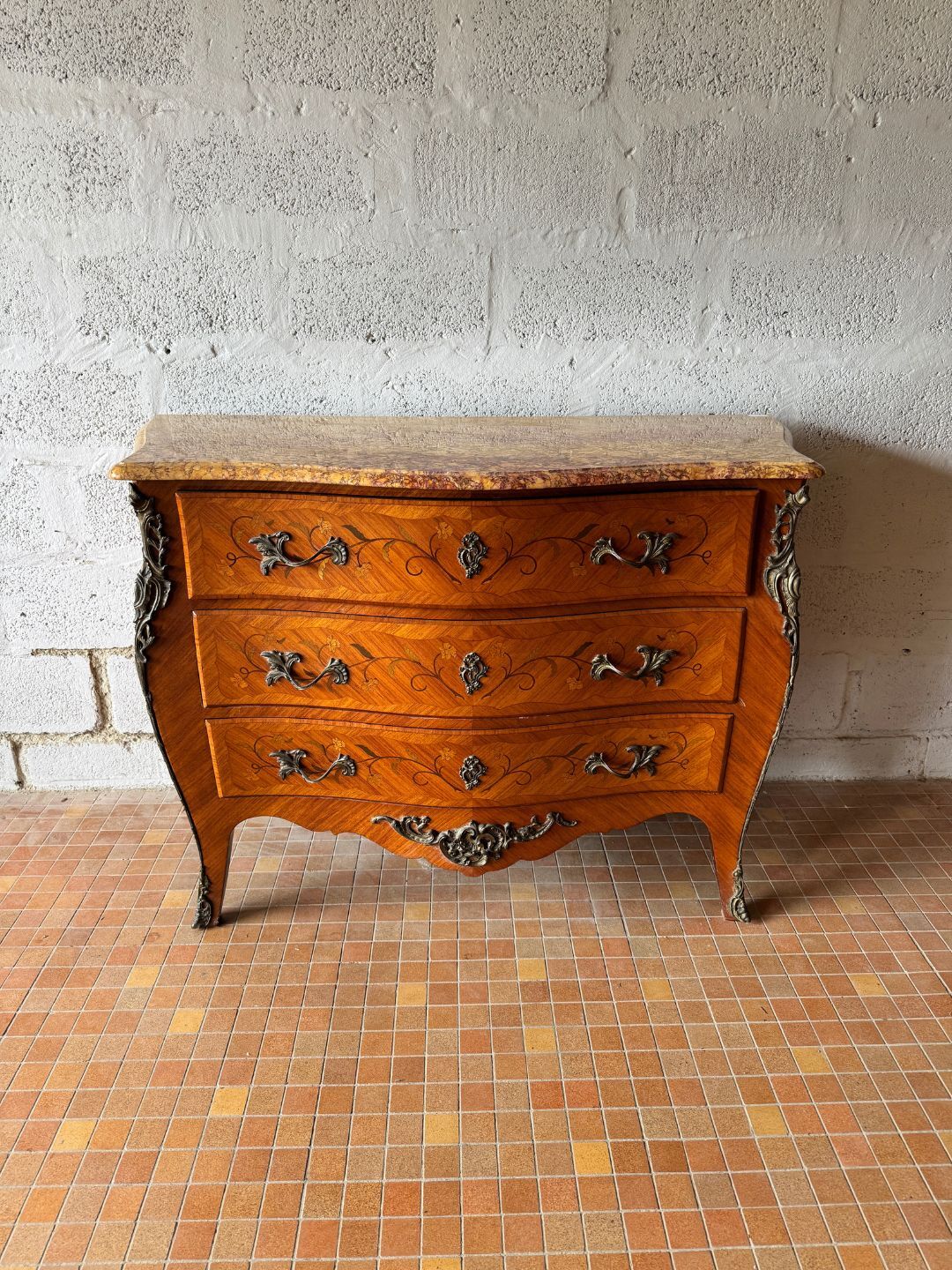 Commode marquetée Louis XV