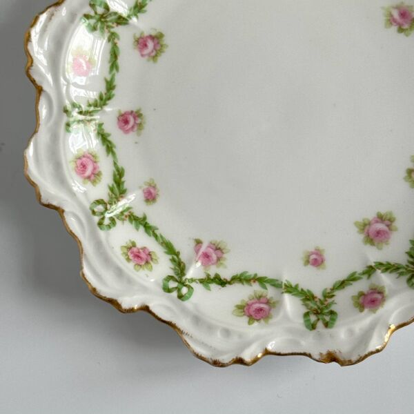 Plat à Gâteau et Assiettes à dessert Limoges   Rubans, Nœuds et Roses