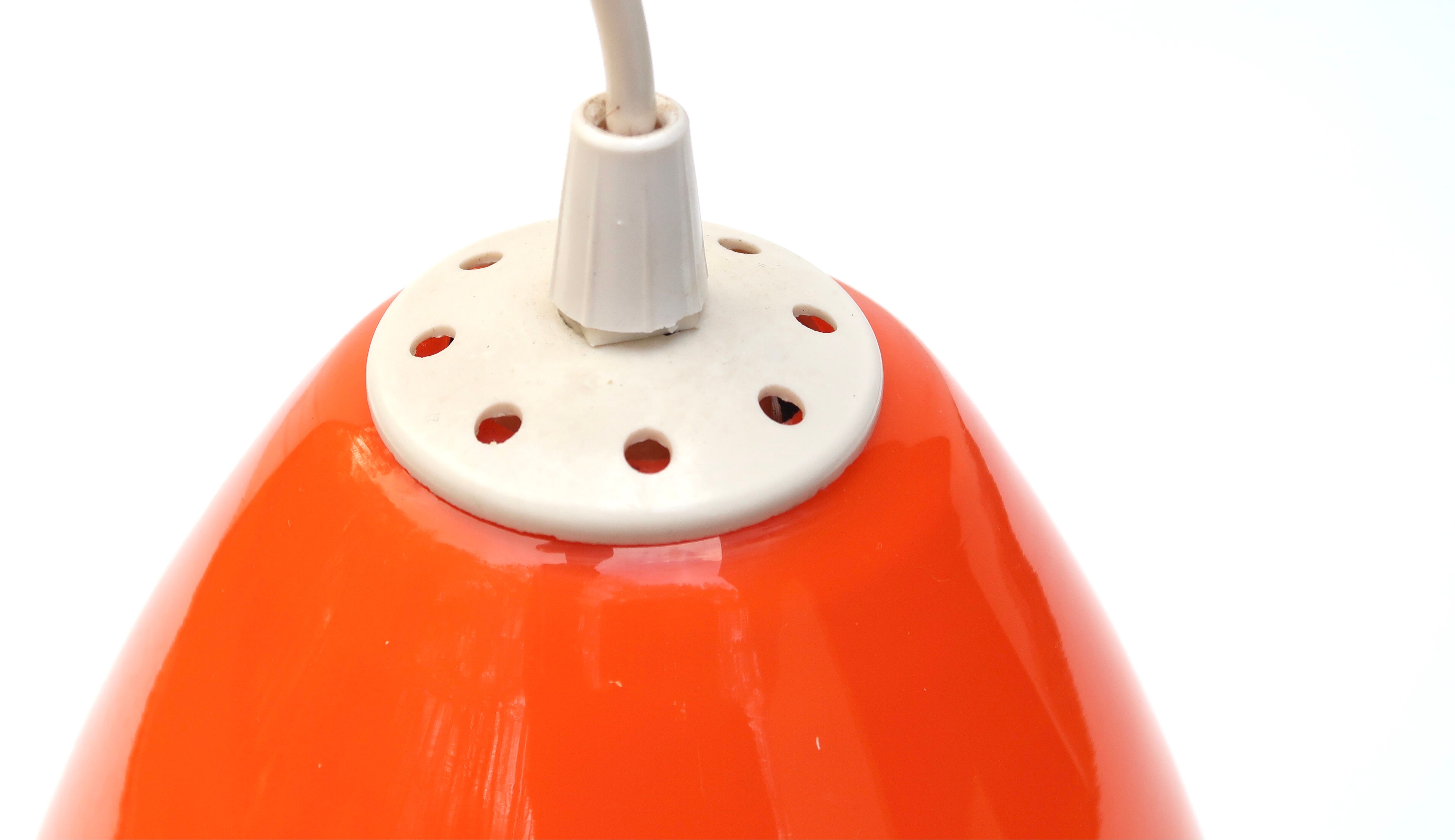 Orange opaline suspension, 70s