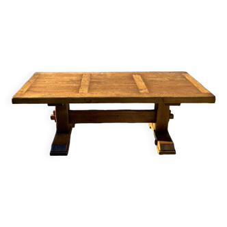 Farm table