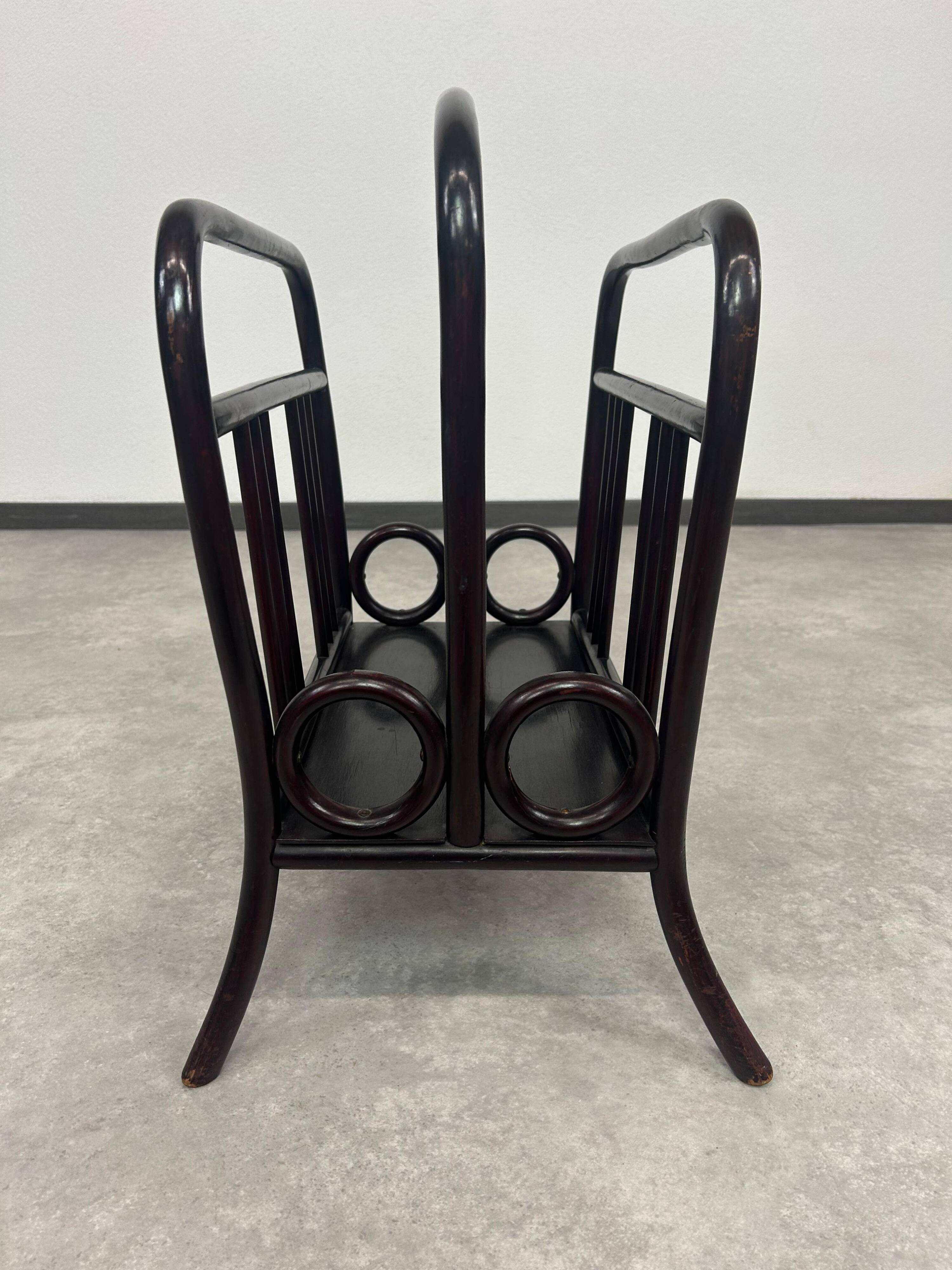 Porte-revues n°33 par Thonet