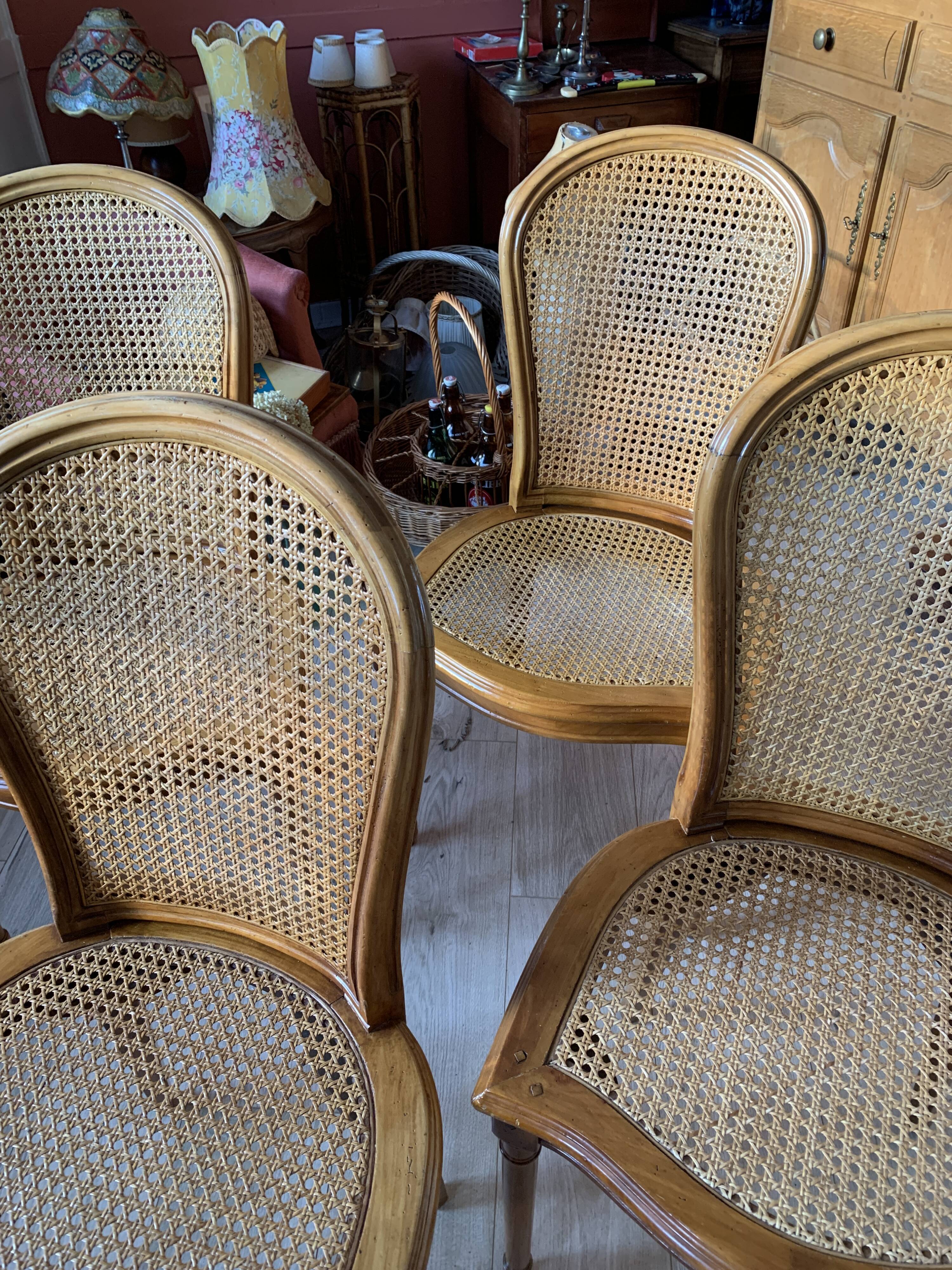 Lot of 4 chairs