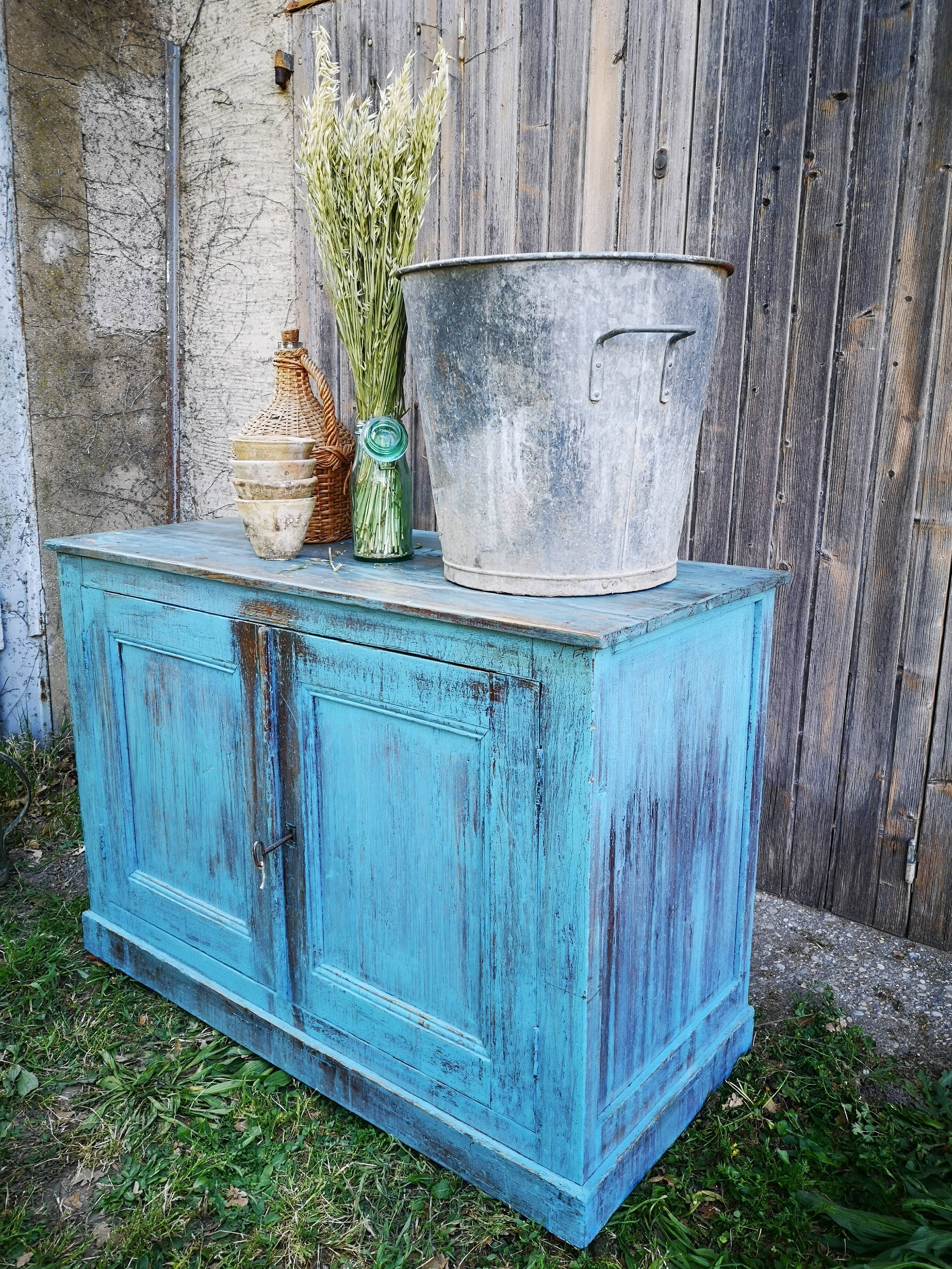 Buffet campagne patiné bleu