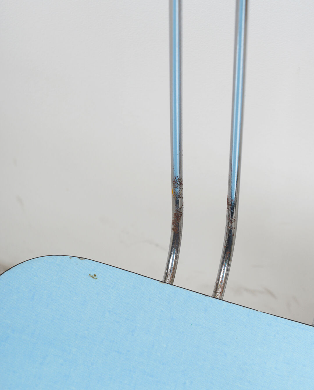 Formica chairs with eiffel legs