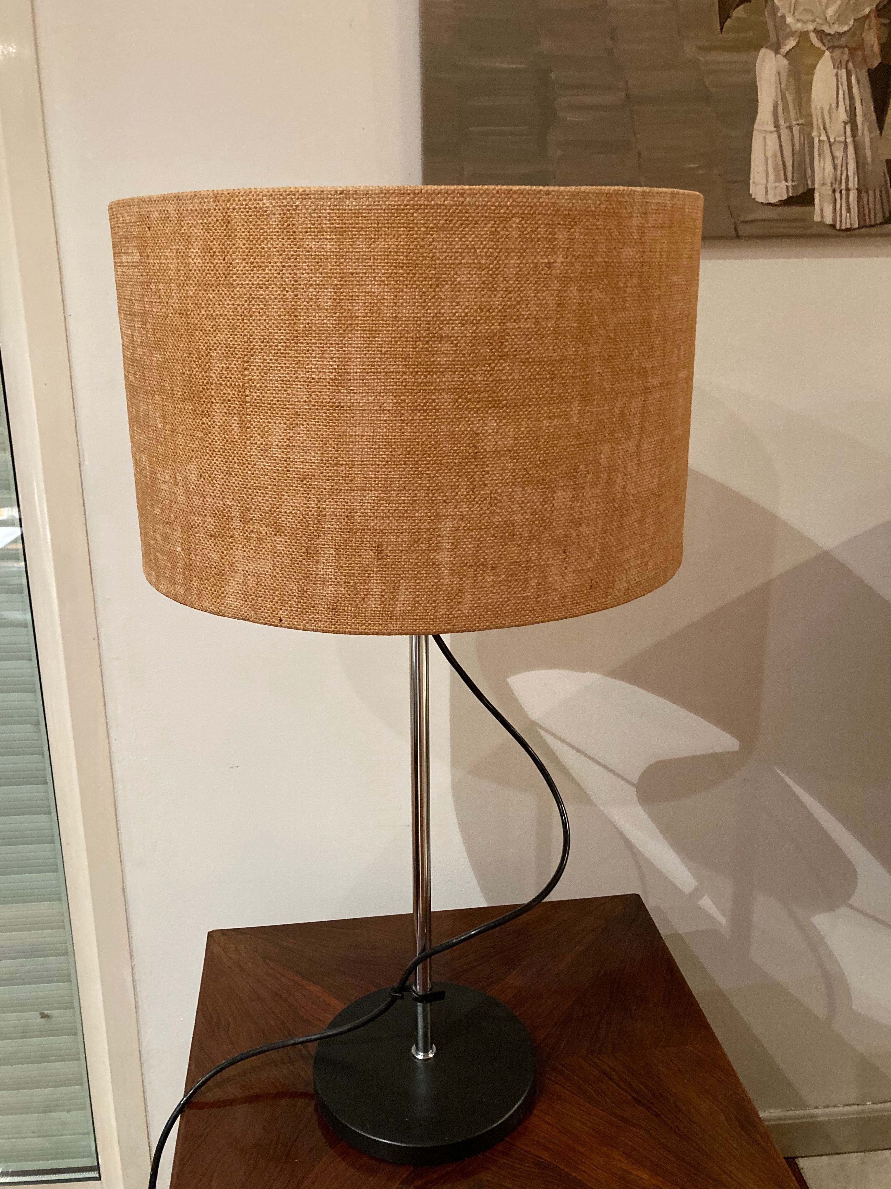 Height adjustable 70s lamp