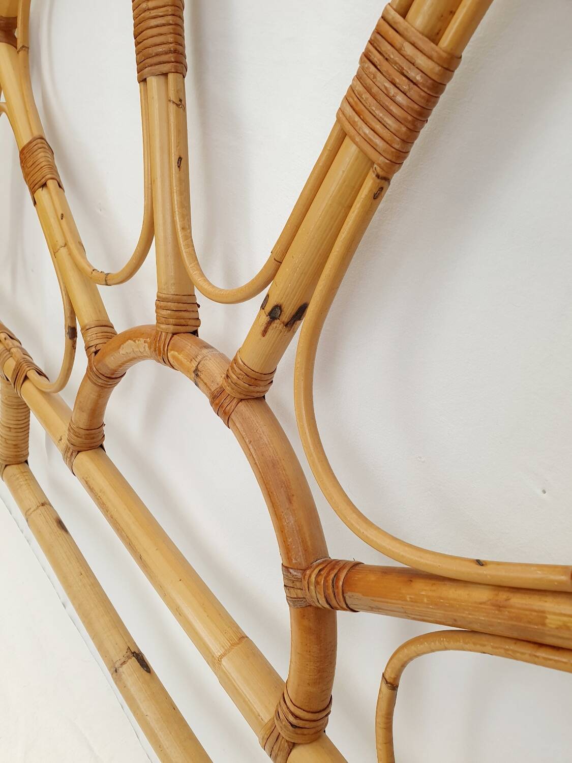 Vintage rattan bed for 2 people 140/190