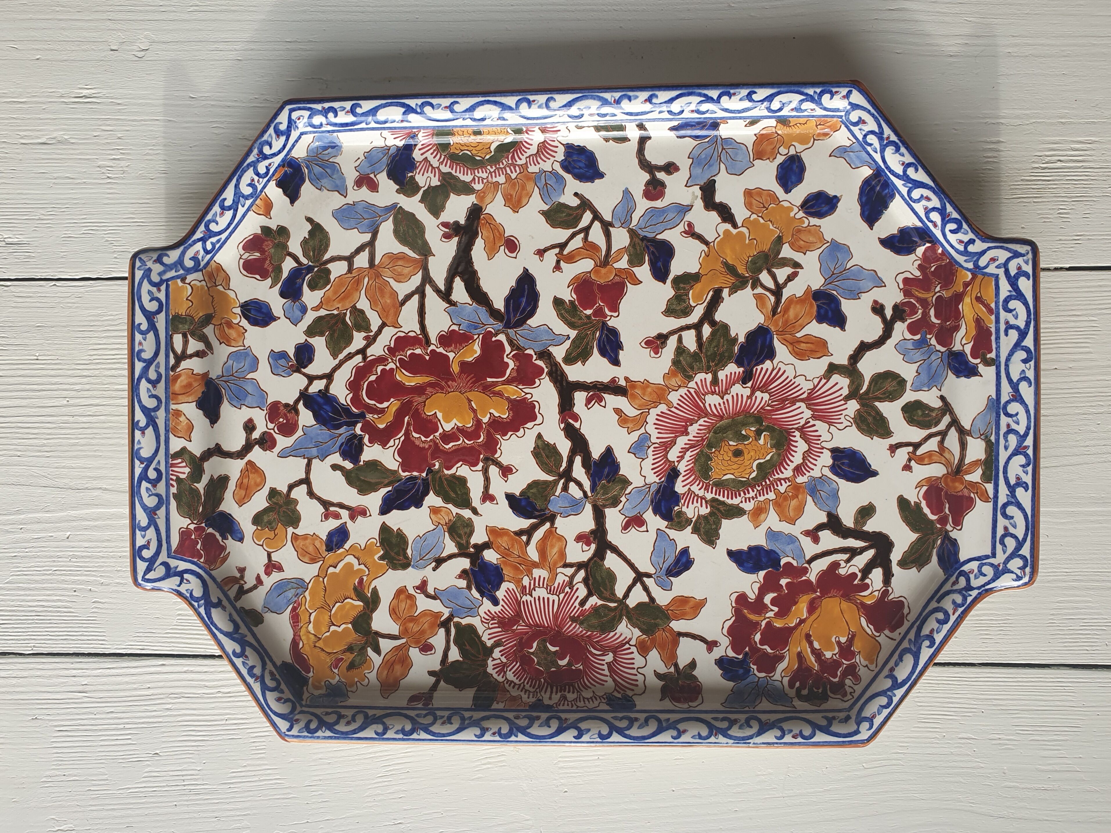 Top dish in earthenware of Gien decoration Peony