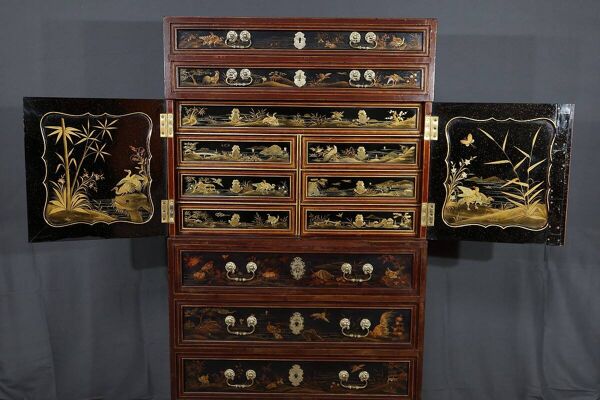 Cabinet chinois en bois laqué et bois peint – début XXème