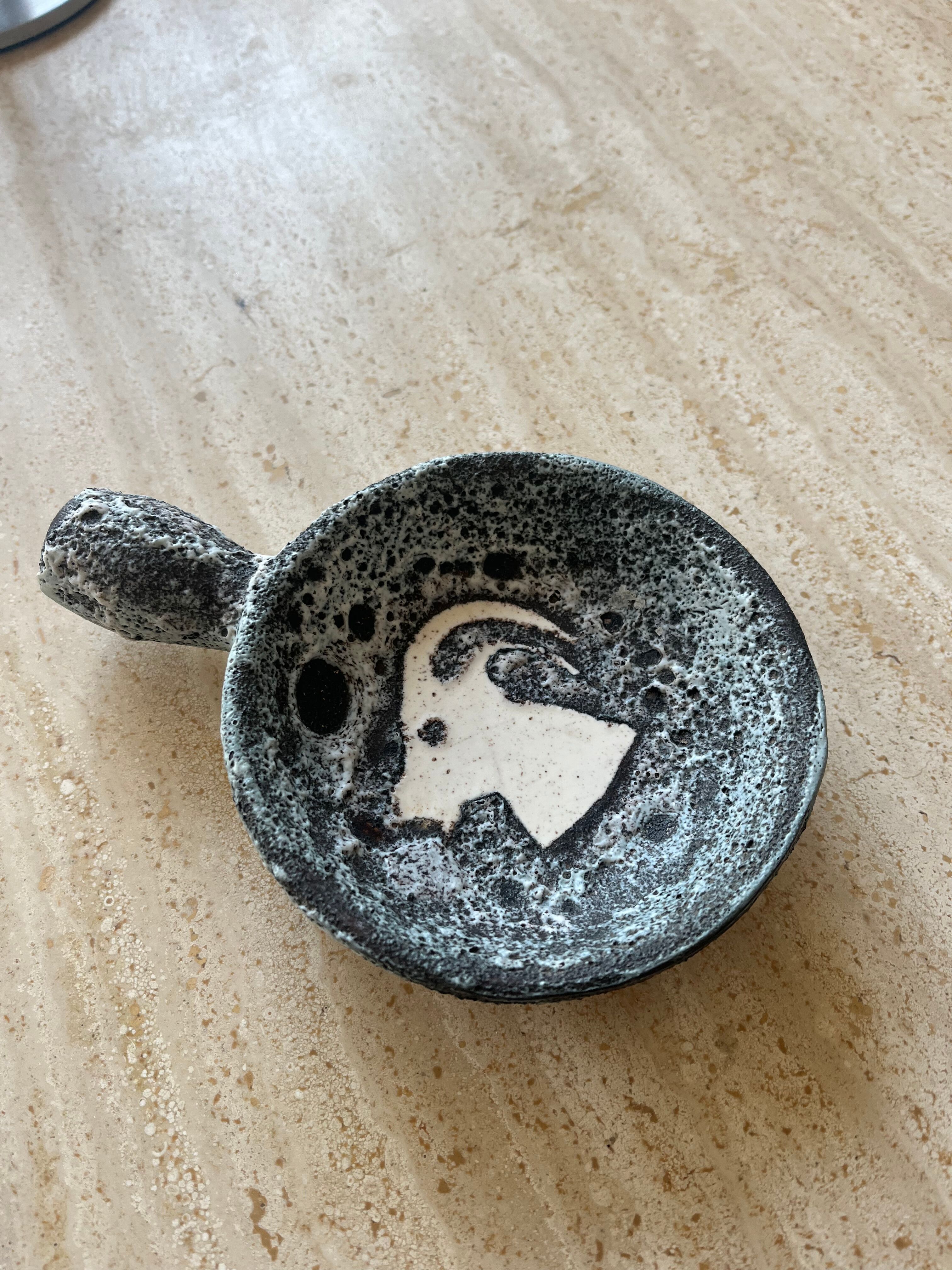 Ceramic fat lava pot