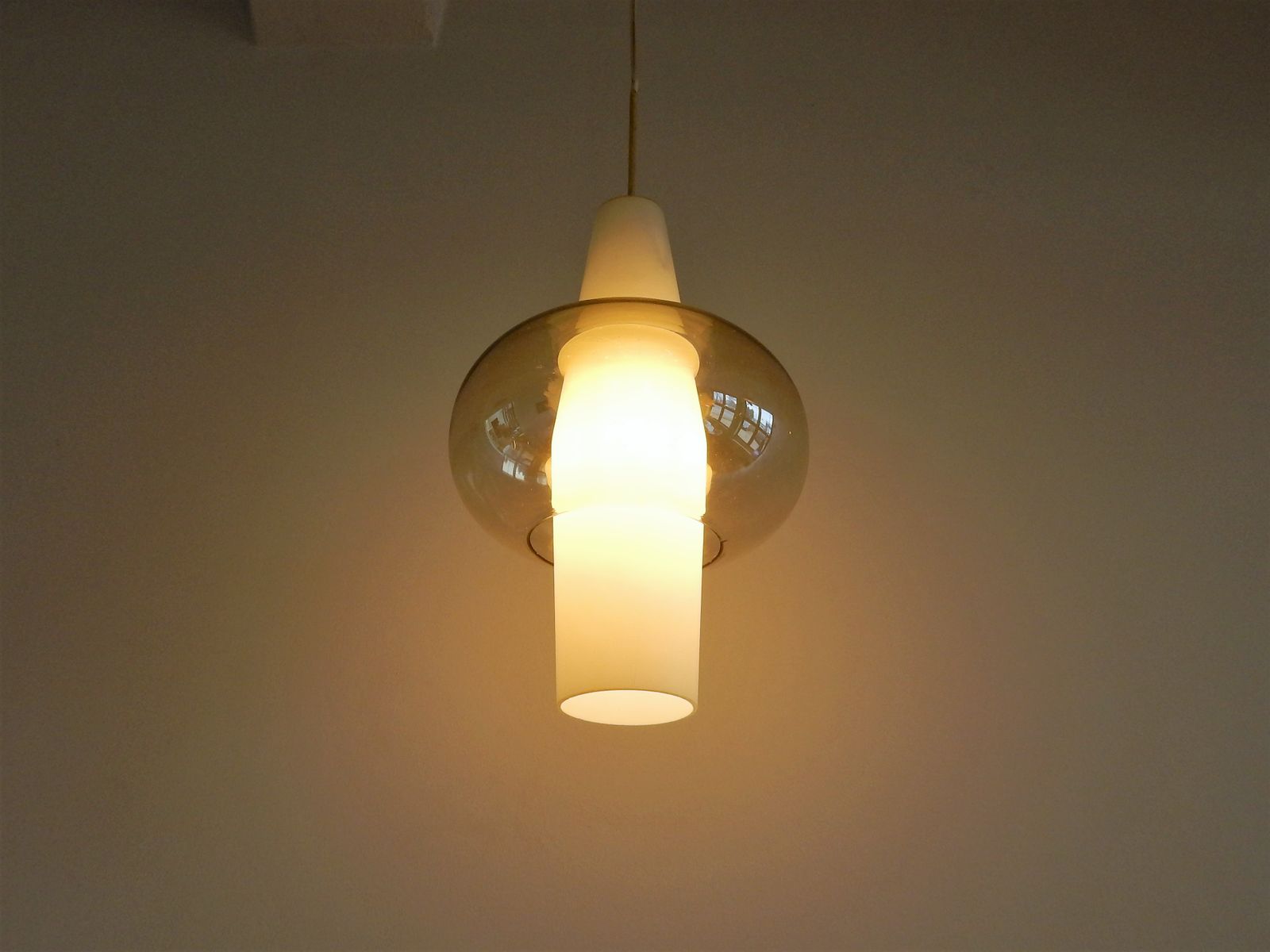 NG37 E / 00 glass suspension by Louis Kalff for Philips 1960s