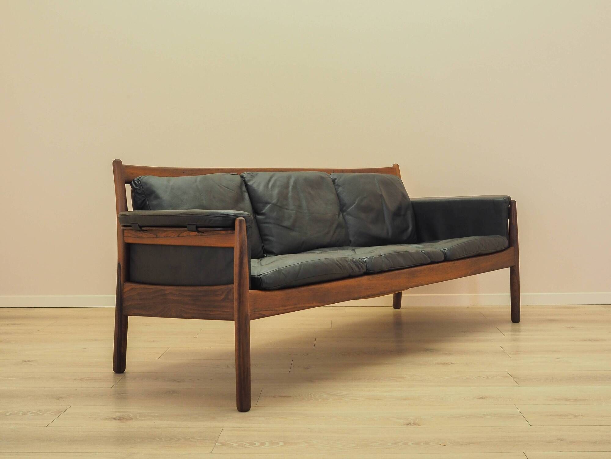 Rosewood sofa Gunnar Myrstrand for Källemo, black leather, 1960s