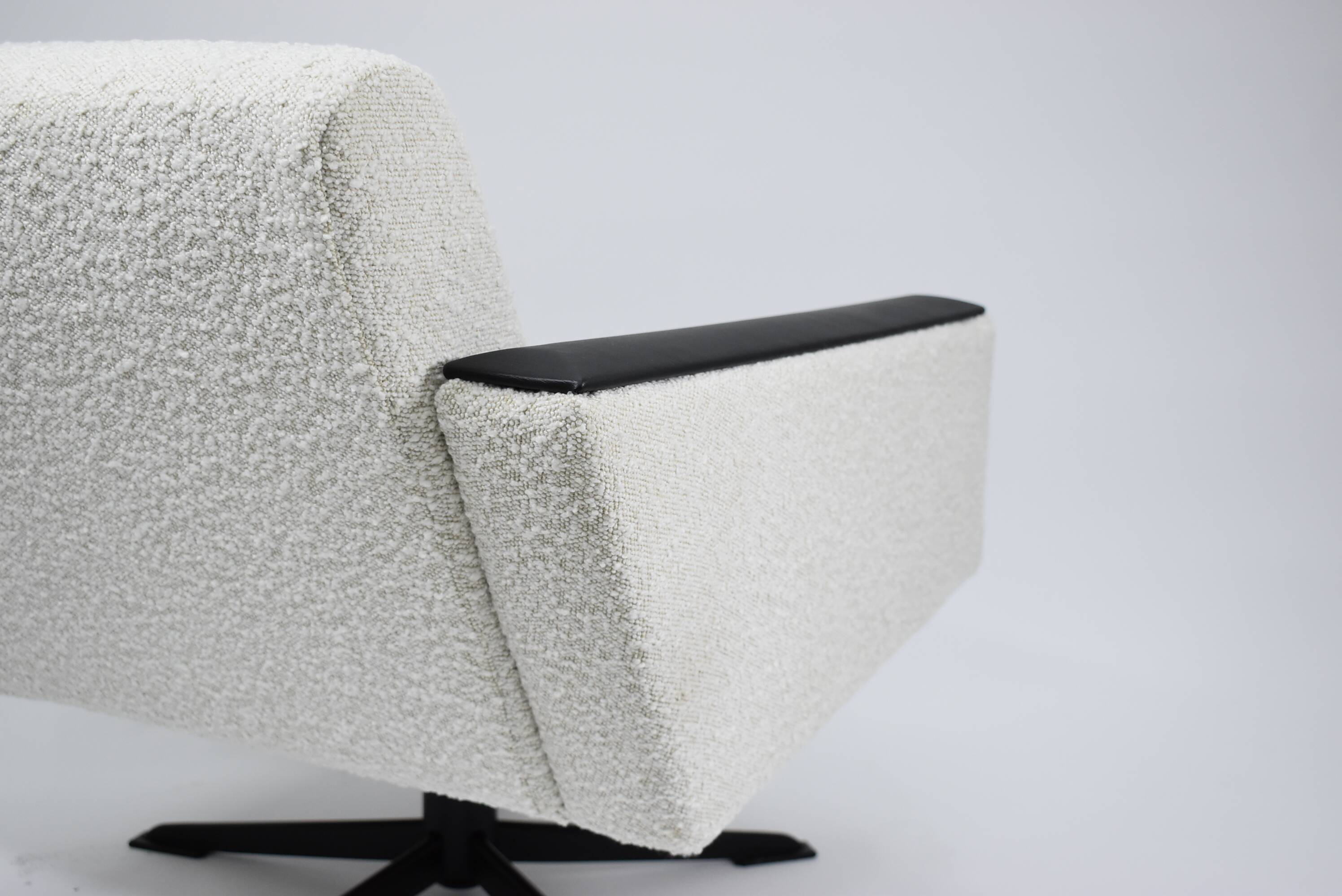 Vintage Deutsche Democratic Republic DDR, 60s, White Bouclé