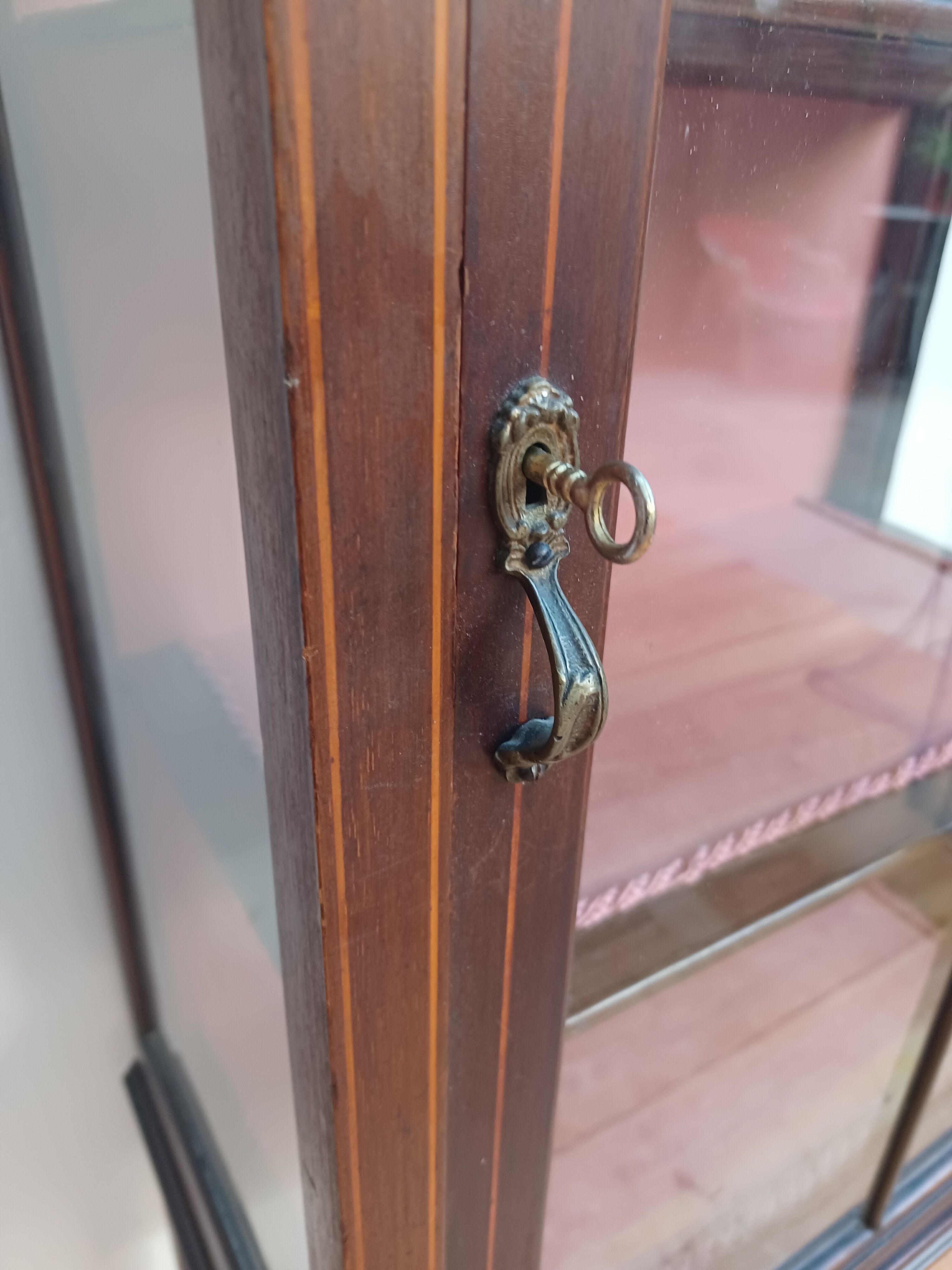 English showcase, late 19th