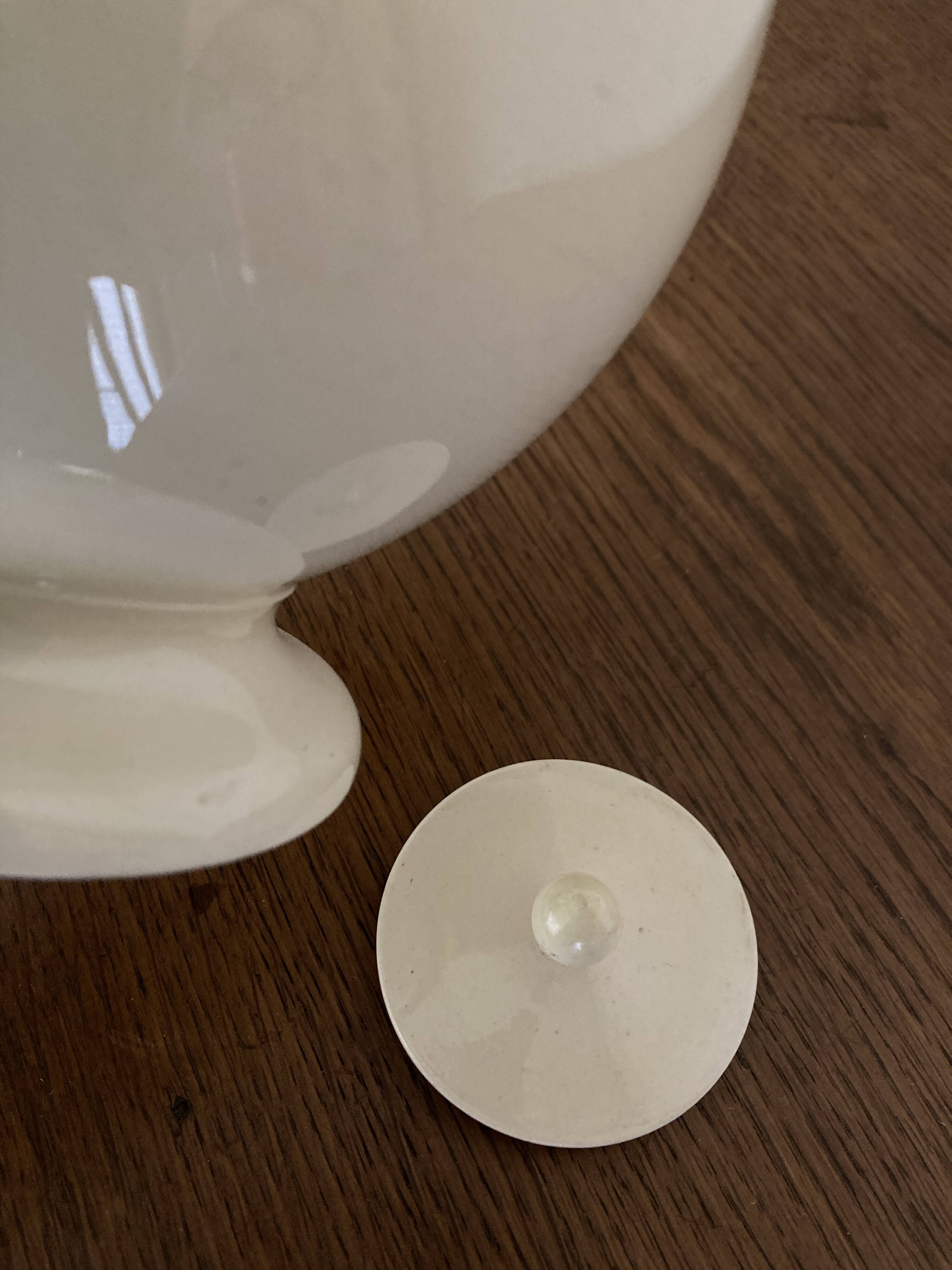 Creil and Montereau neo-classical Directoire coffee pot in fine earthenware circa 1800